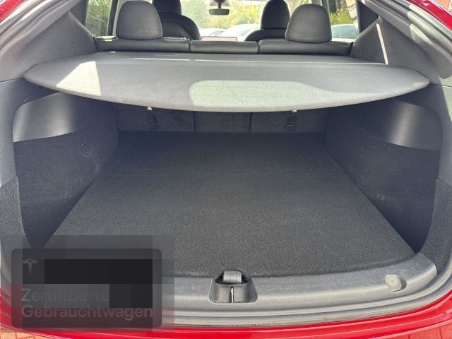 Tesla Model Y Long Range AWD foto 9