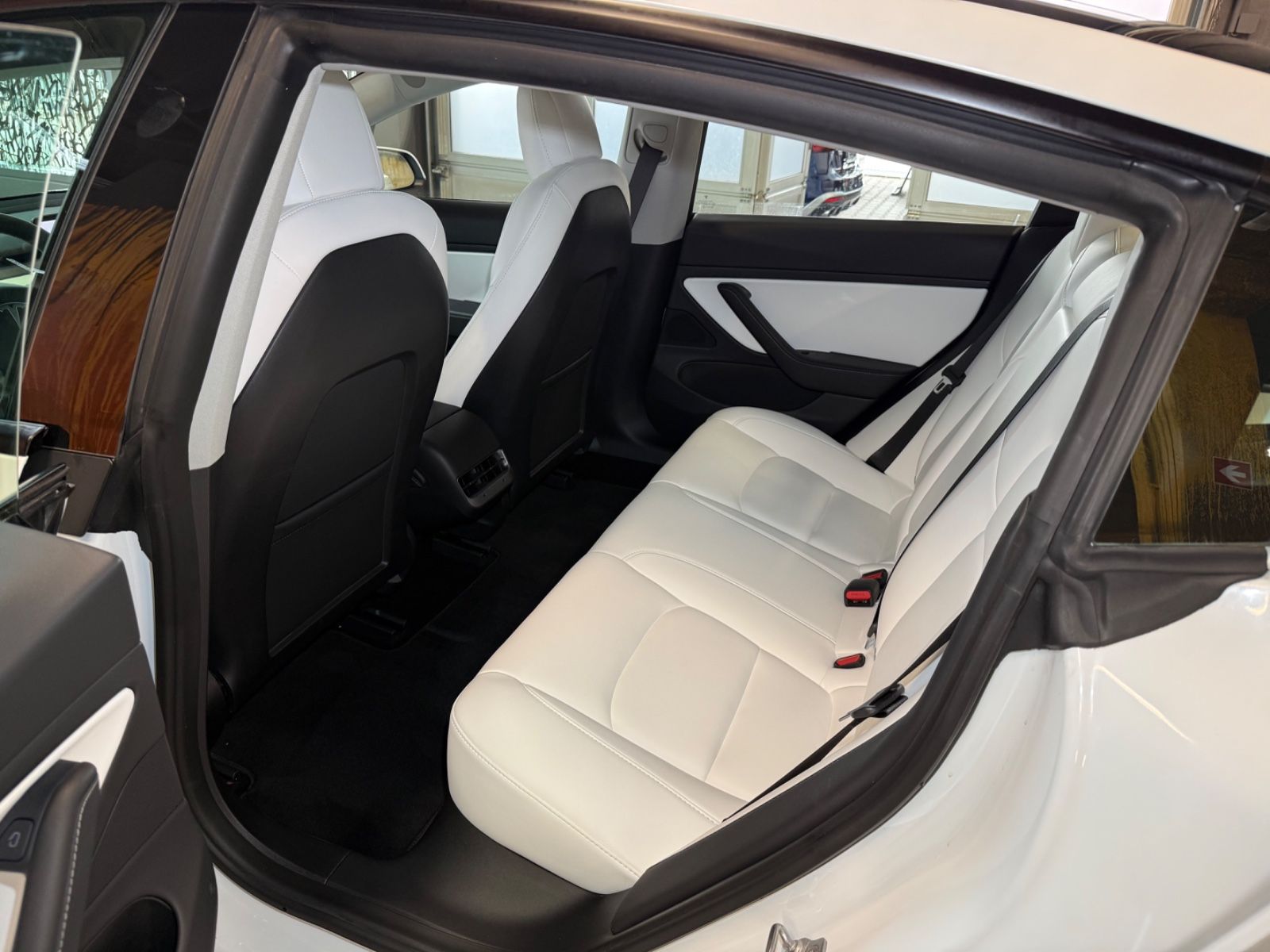 Tesla Model 3 Performance LEDER~NAVI~KAMERA~1-HAND foto 14
