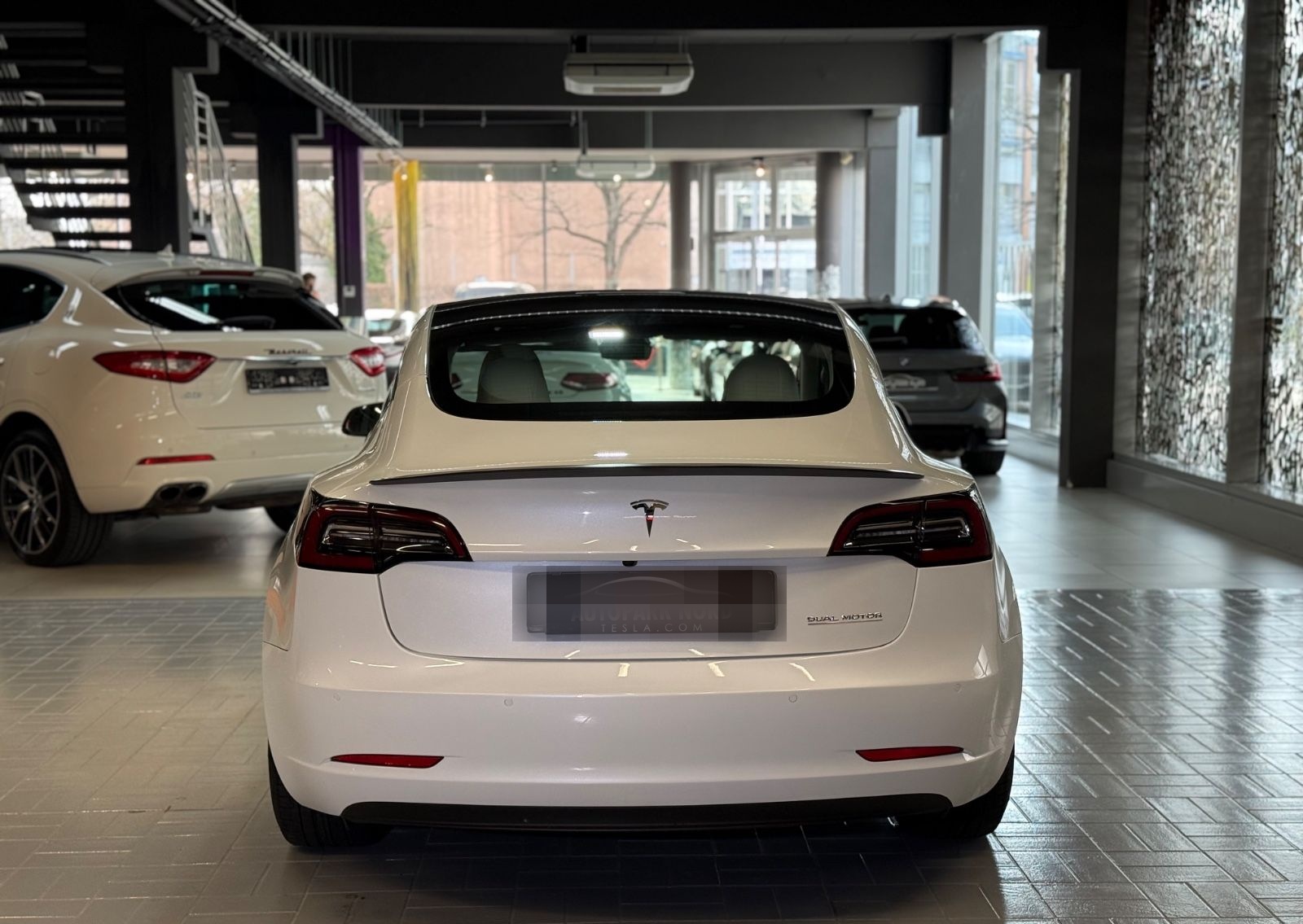Tesla Model 3 Performance LEDER~NAVI~KAMERA~1-HAND foto 6