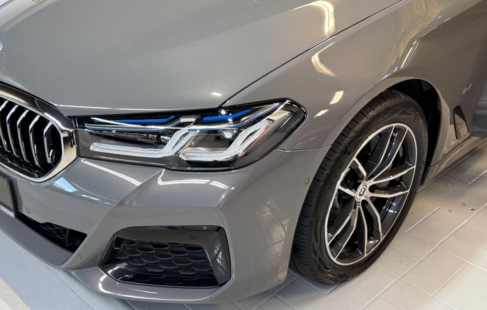 BMW 530d Limousine xDrive M Sport LASER~GSD~HUD~RFK foto 18