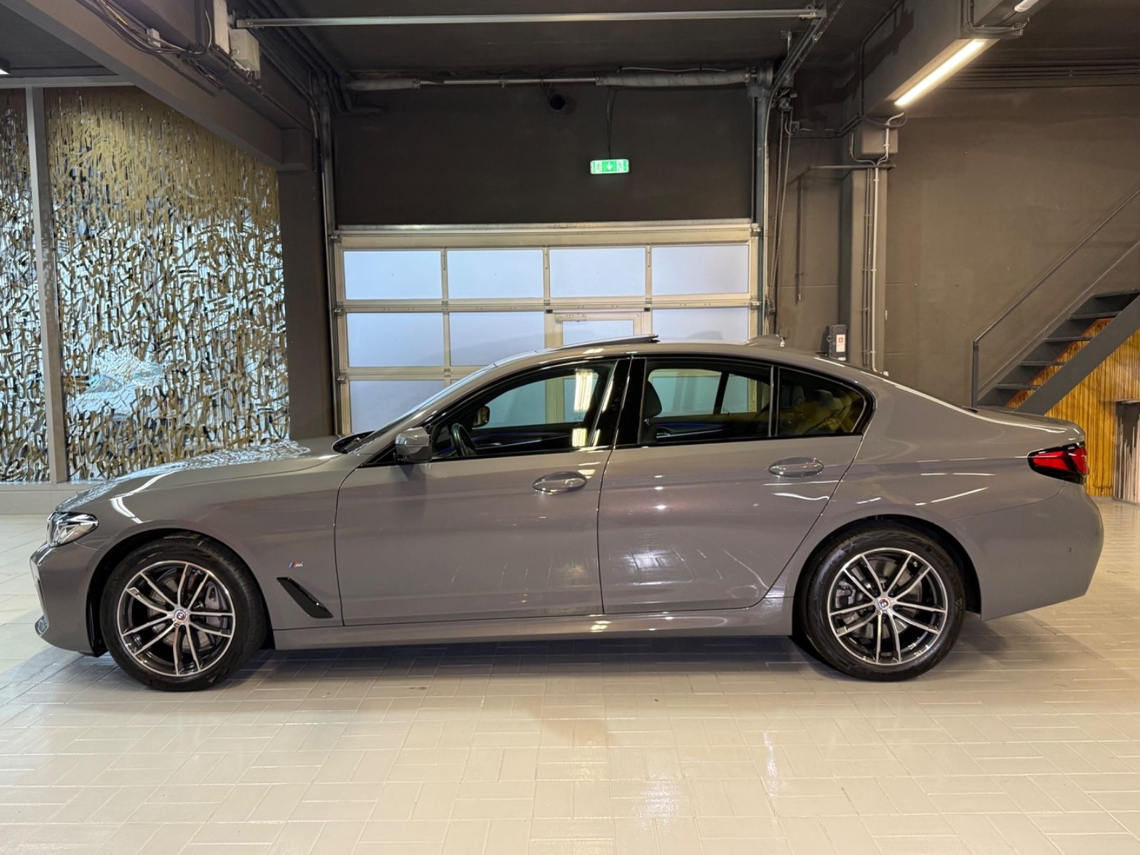 BMW 530d Limousine xDrive M Sport LASER~GSD~HUD~RFK foto 4