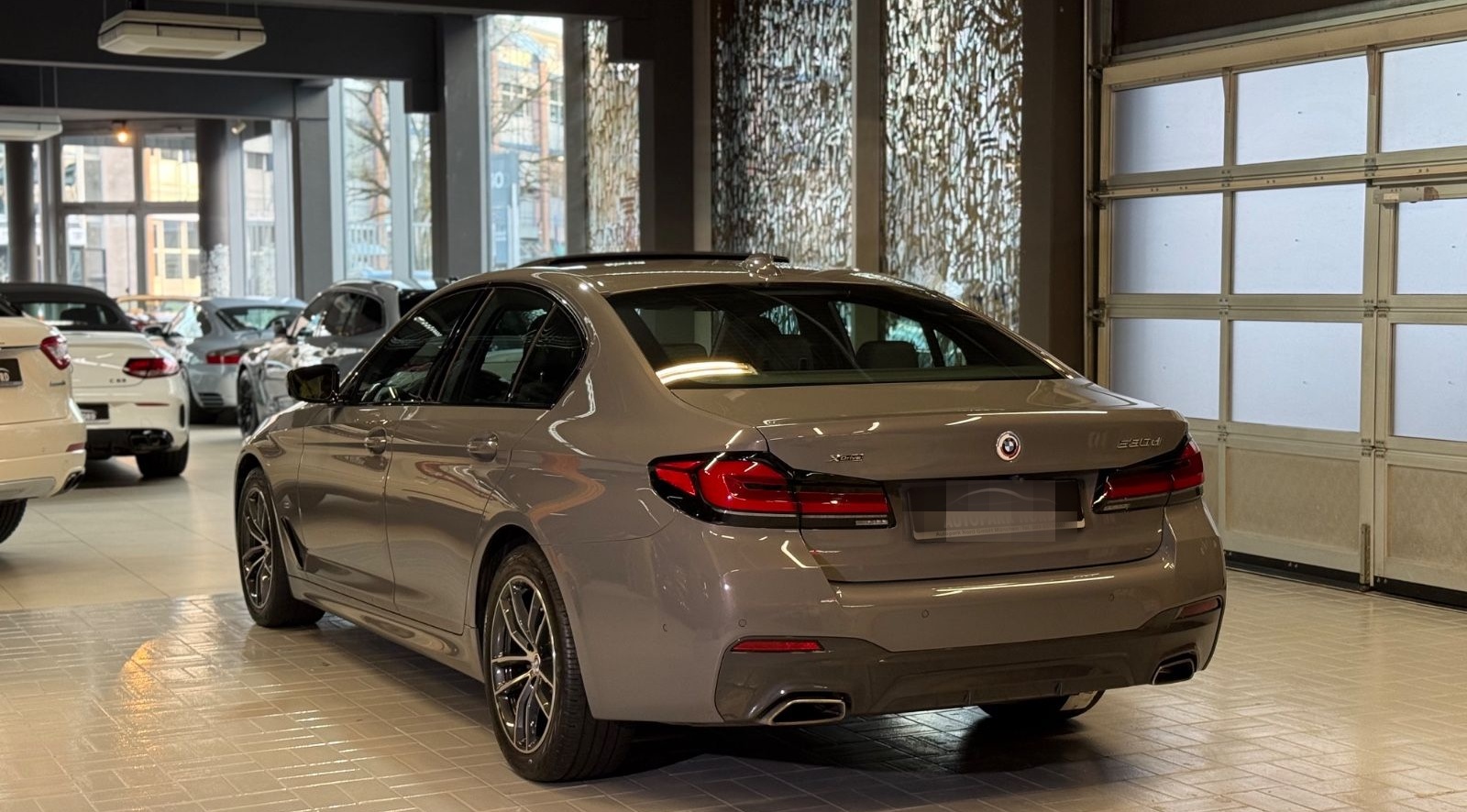 BMW 530d Limousine xDrive M Sport LASER~GSD~HUD~RFK foto 5