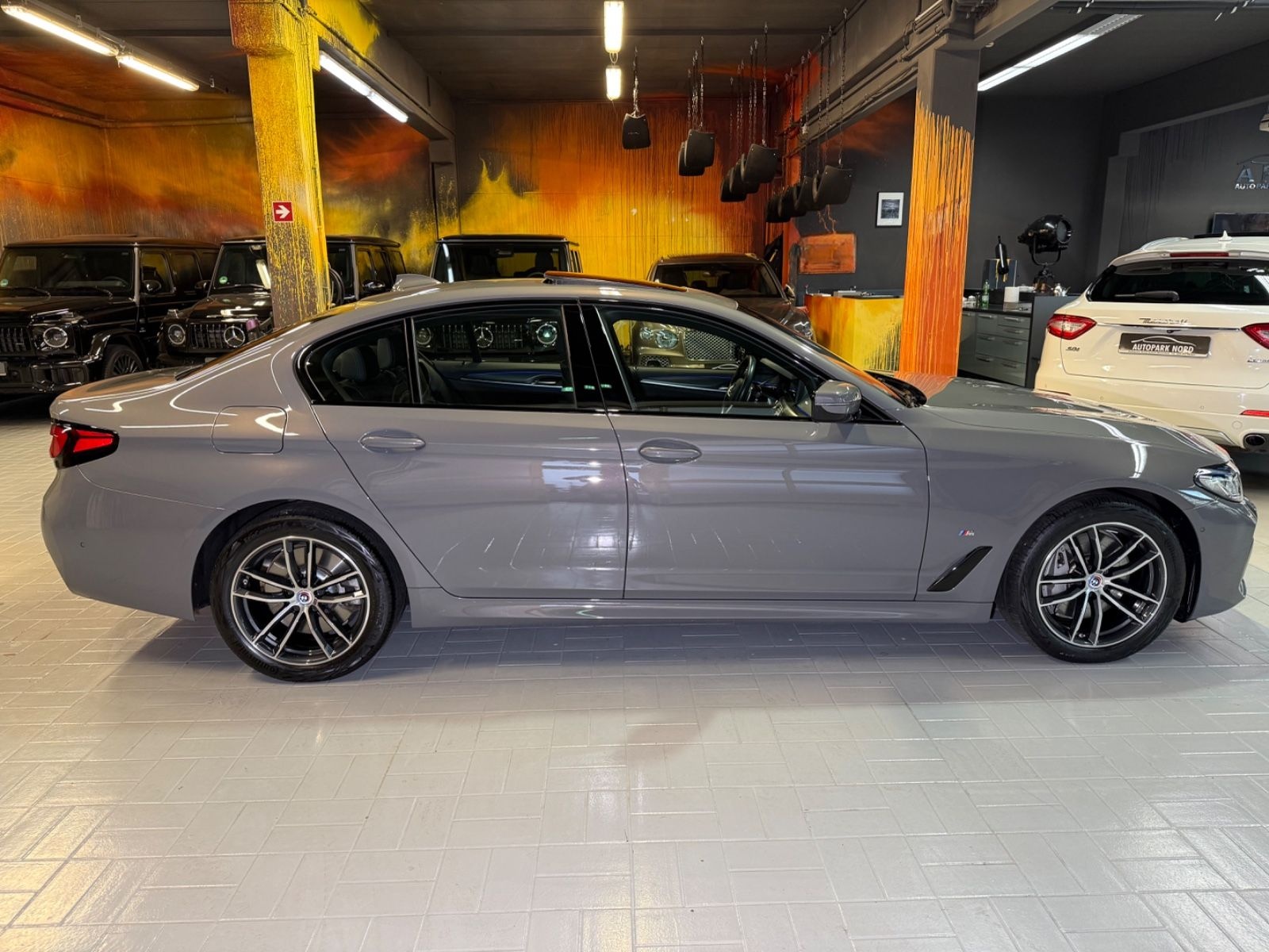 BMW 530d Limousine xDrive M Sport LASER~GSD~HUD~RFK foto 9