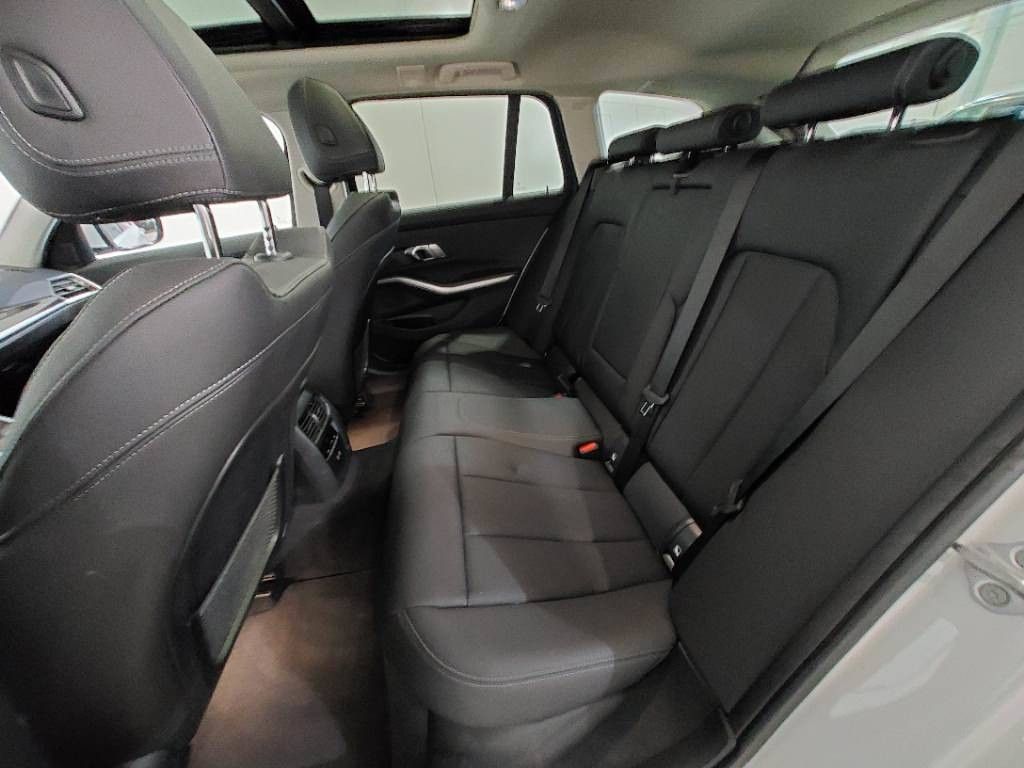 BMW 320d Touring xDrive ACC AHK HiFi LRHZ STHZ PANO foto 10