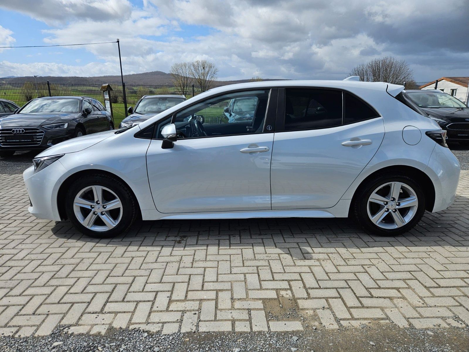 Toyota Corolla Hybrid Team D foto 5