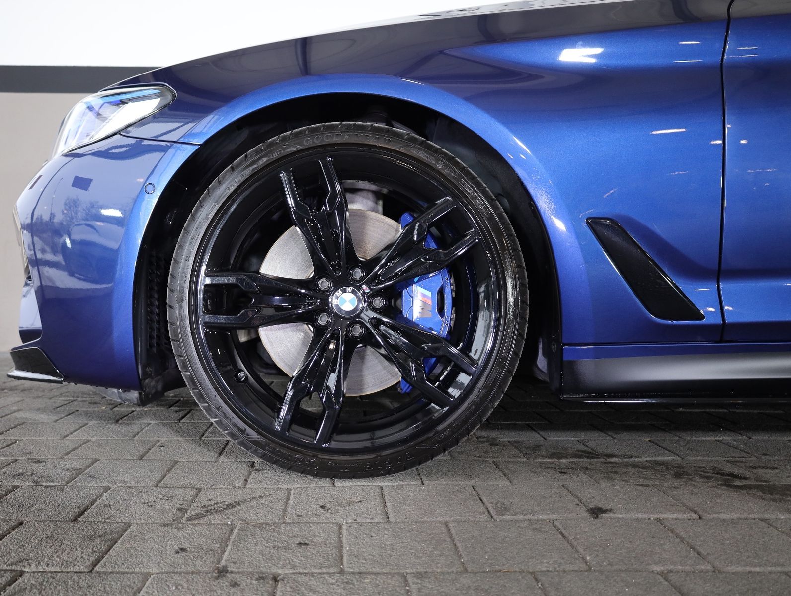 BMW M550i xDrive/HUD/H&K/4xSHZ/LHZ/SBD/LASER/RFK/R20 foto 4