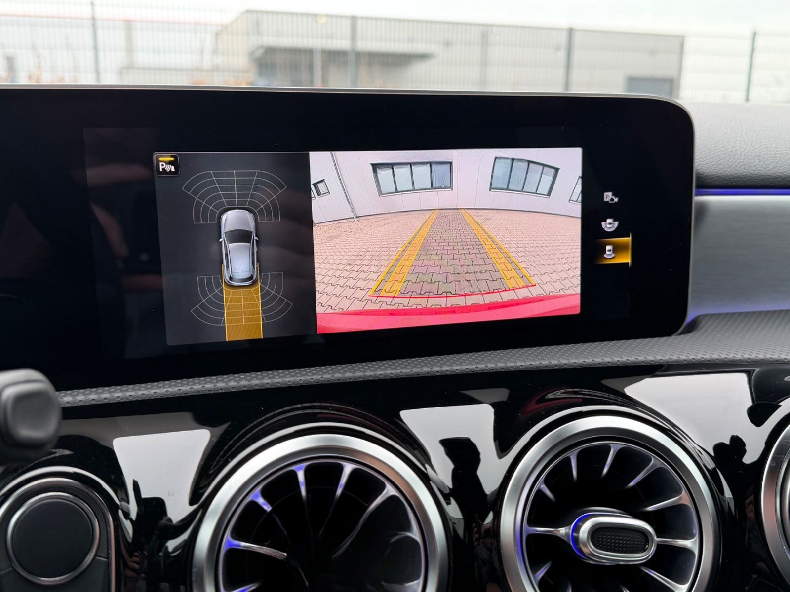 Mercedes-Benz A 180 AMG LED Night Kamera 1.Hd SHZ Ambiente foto 18