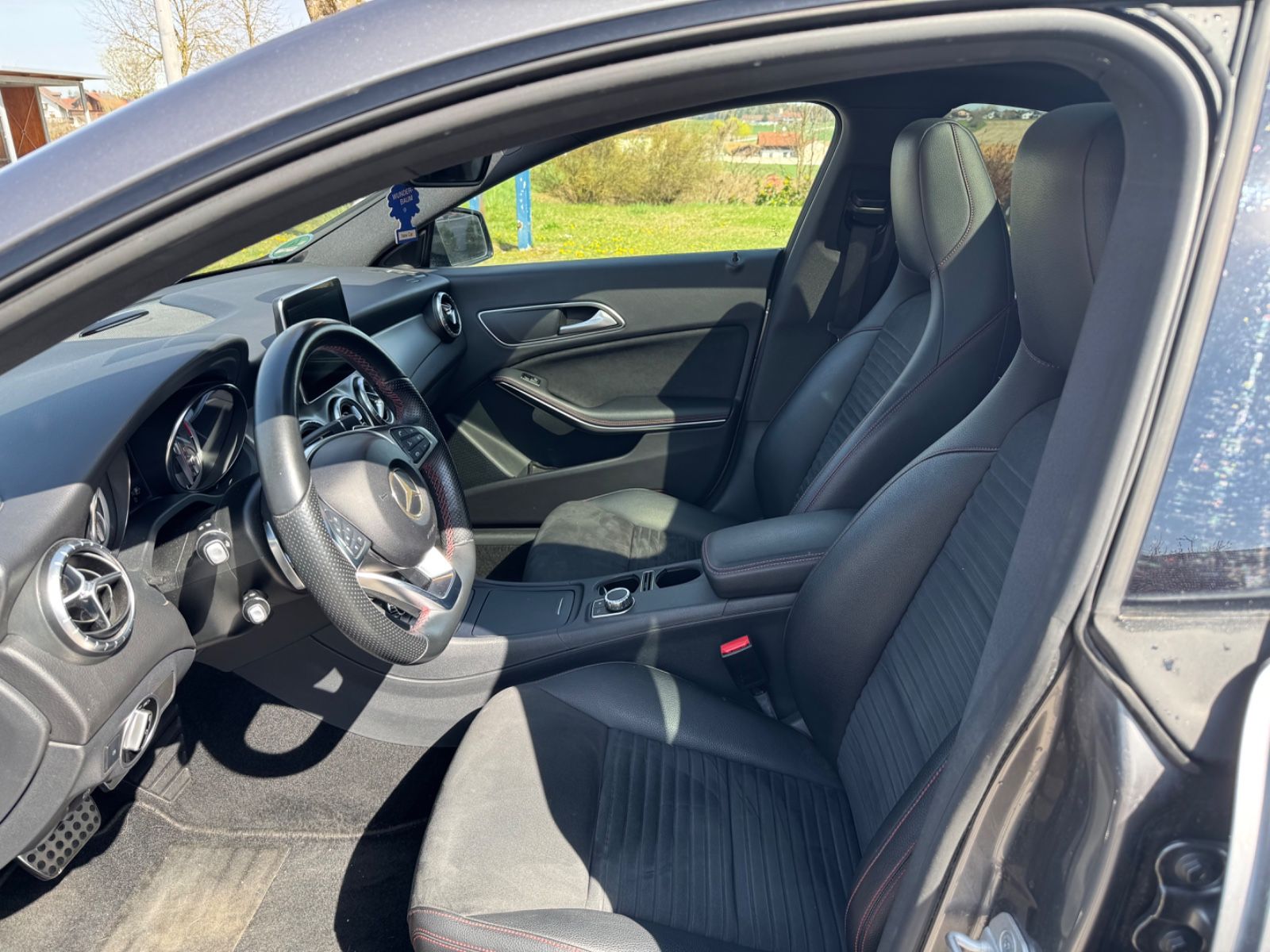 Mercedes-Benz CLA 220 d AMG,Pano,Autom,LED,Navi,SHZ,Night Pake foto 11