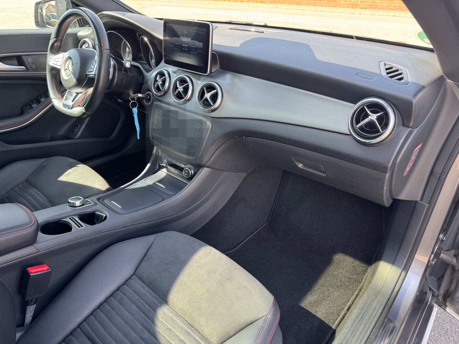 Mercedes-Benz CLA 220 d AMG,Pano,Autom,LED,Navi,SHZ,Night Pake foto 13