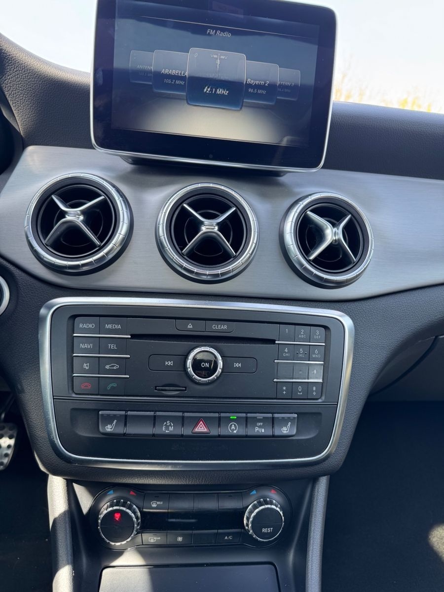 Mercedes-Benz CLA 220 d AMG,Pano,Autom,LED,Navi,SHZ,Night Pake foto 15