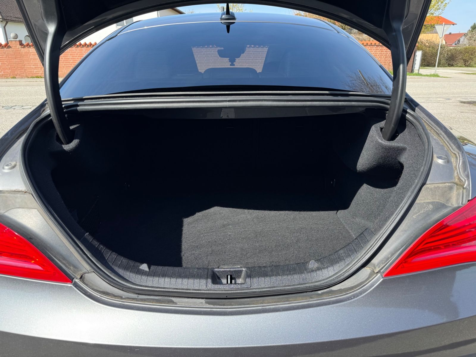 Mercedes-Benz CLA 220 d AMG,Pano,Autom,LED,Navi,SHZ,Night Pake foto 20