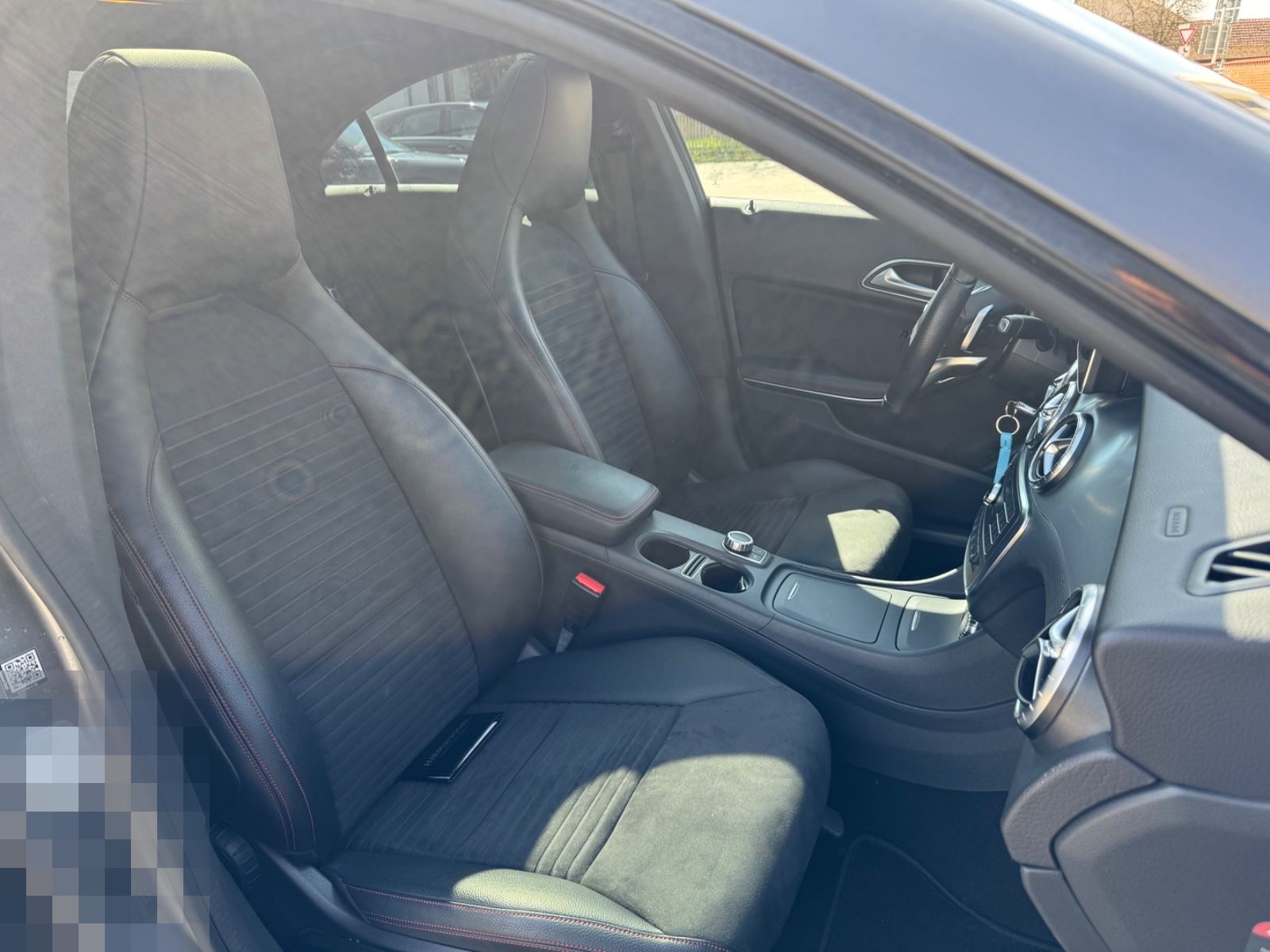 Mercedes-Benz CLA 220 d AMG,Pano,Autom,LED,Navi,SHZ,Night Pake foto 10