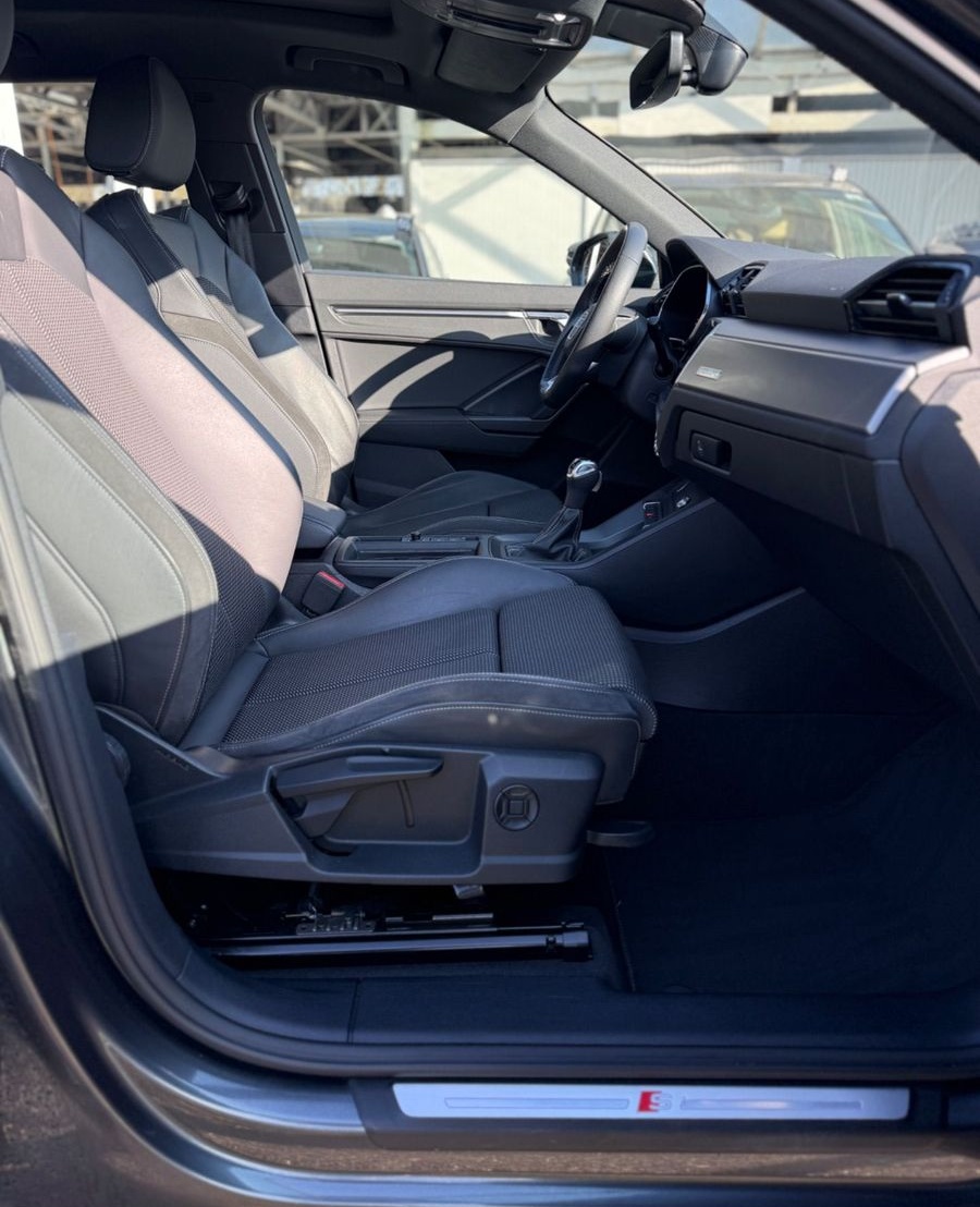 Audi Q3 40 TDI quattro S line OPTIK*PANO*ACC foto 15