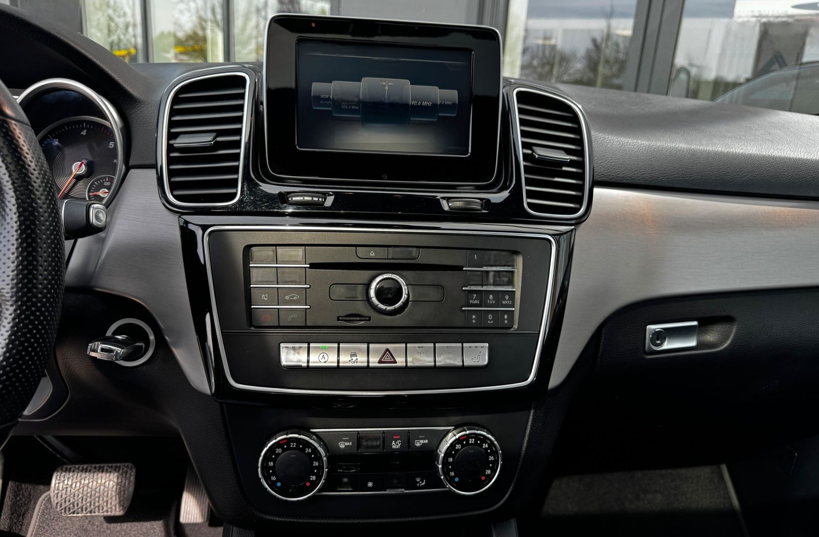 Mercedes-Benz GLE 250 d 4Matic AHK+Navi+MultiBeam+Kamera+Sc... foto 12