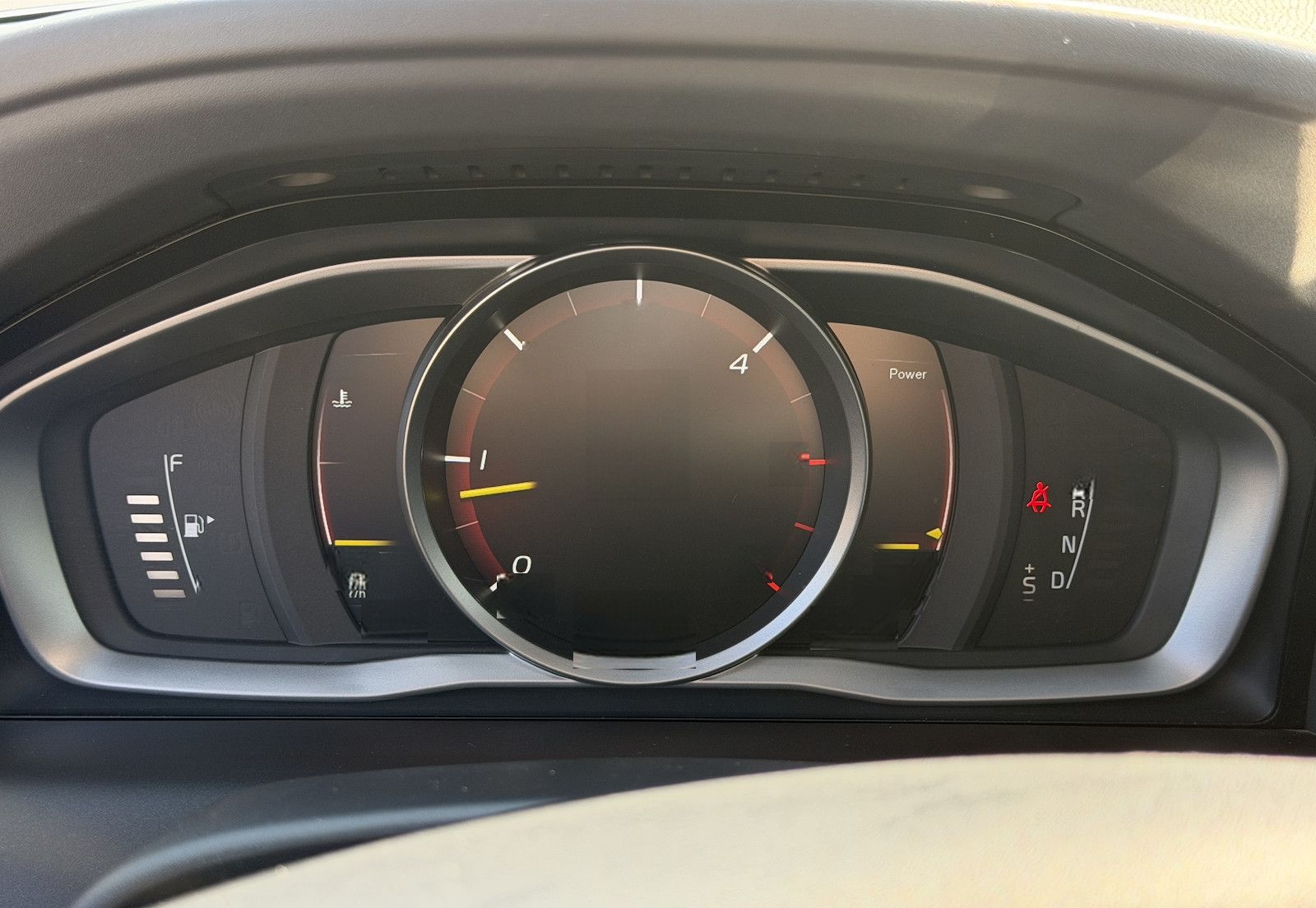 Volvo XC60 Momentum AWD / SitzH / Panorama foto 20