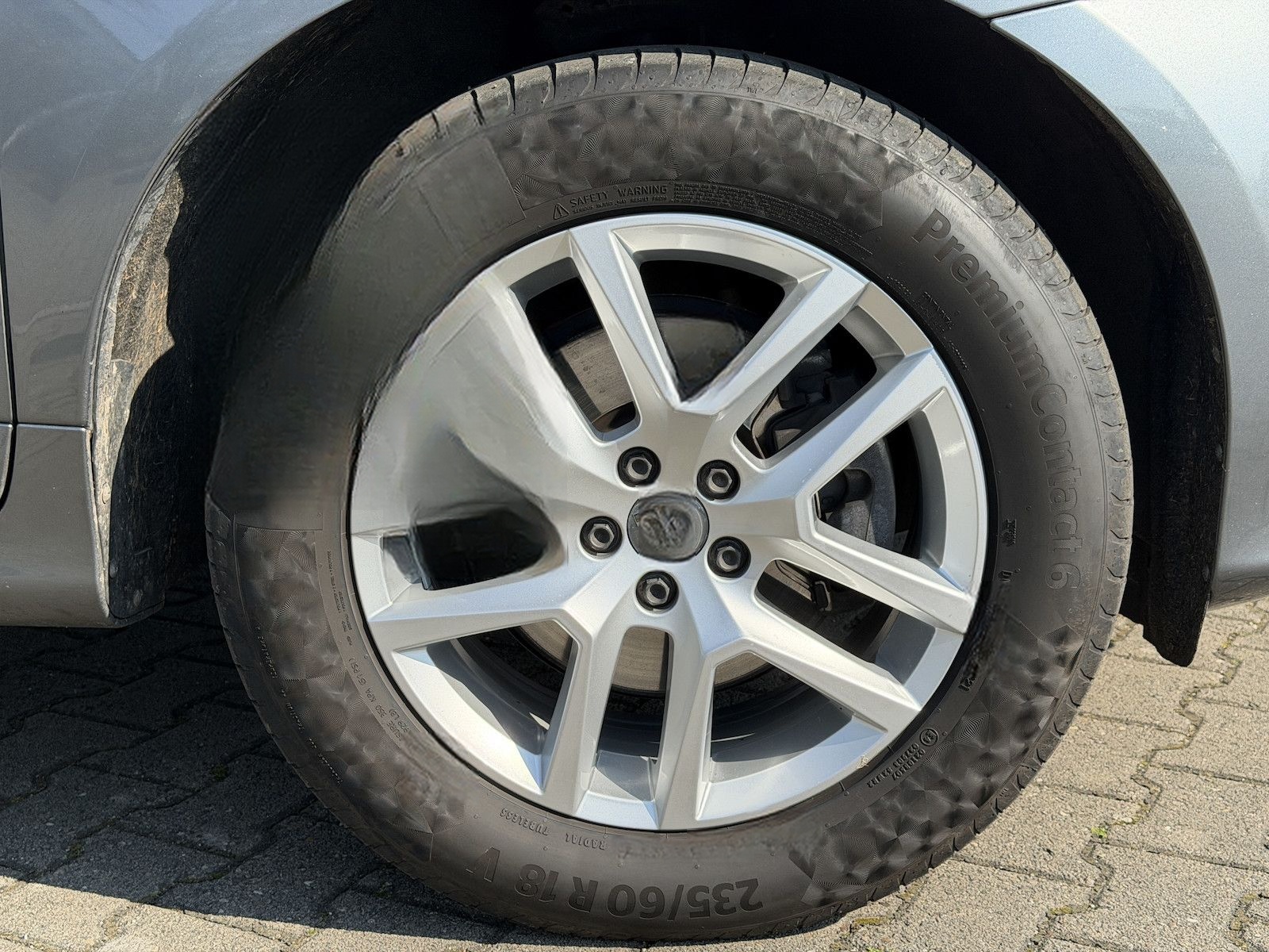 Volvo XC60 Momentum AWD / SitzH / Panorama foto 10