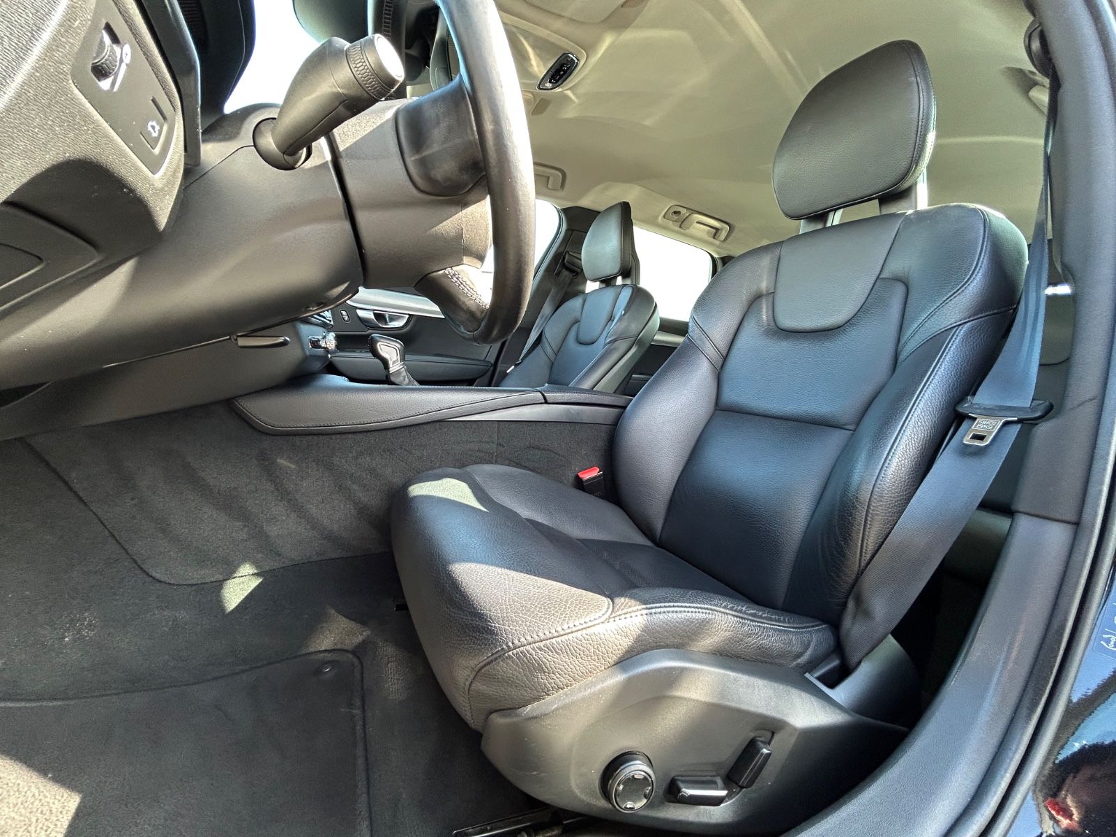 Volvo V90 MOMENTUM MEMORY + LANE ASSIST + AHK foto 10