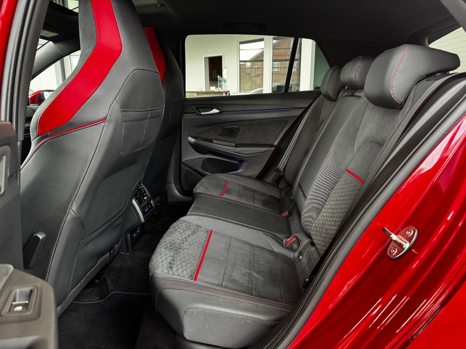 Volkswagen Golf VIII Lim. GTI Clubsport 2.0TSI"Matrix/Pano" foto 19