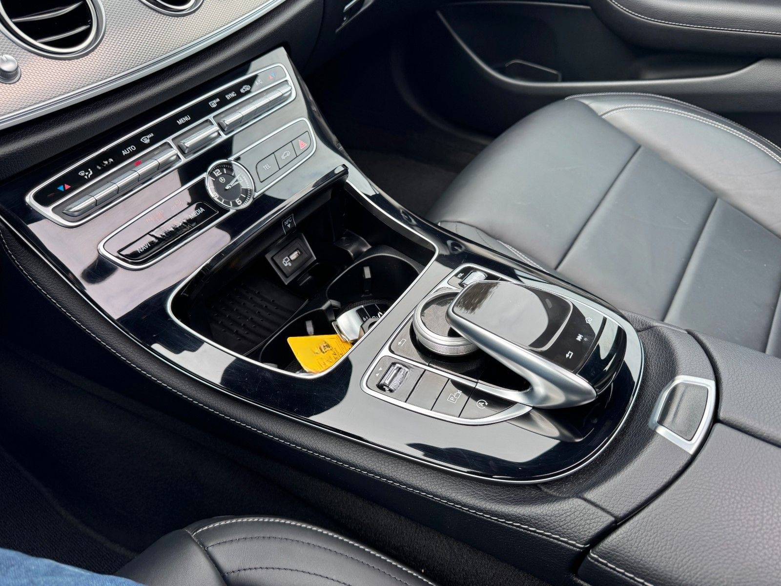Mercedes-Benz E 400 d 4Matic AMG Line LED*Leder*Pano*360° foto 12