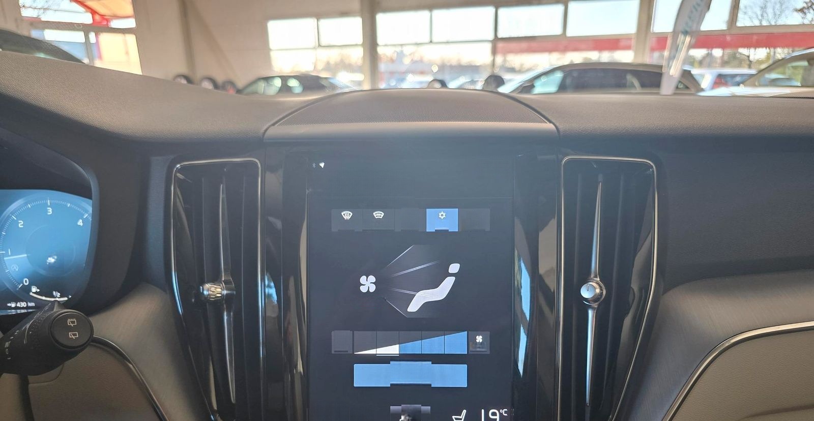 Volvo XC 60 D4 /StandHz/Keyless/Carplay/Ahk foto 20