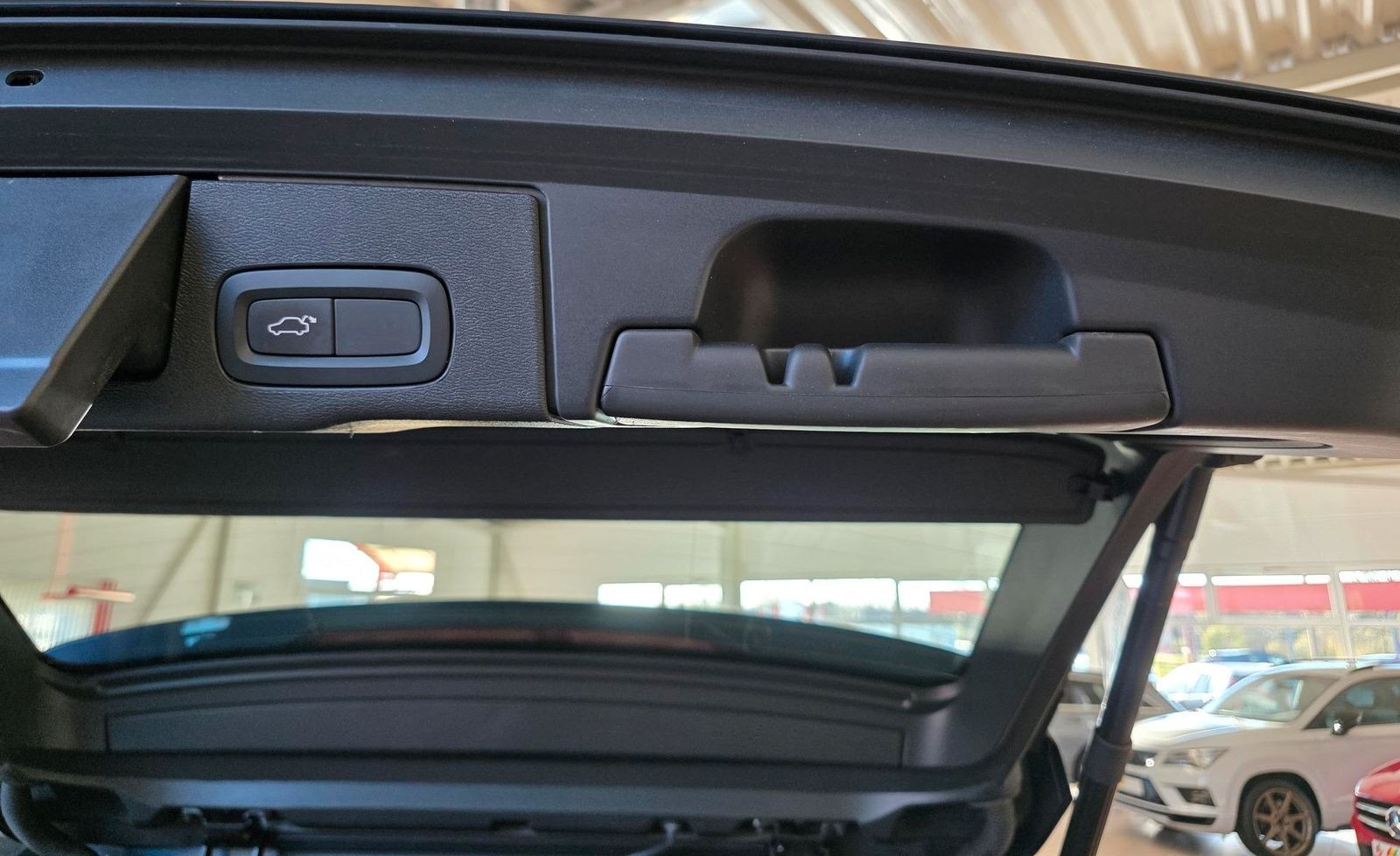 Volvo XC 60 D4 /StandHz/Keyless/Carplay/Ahk foto 9