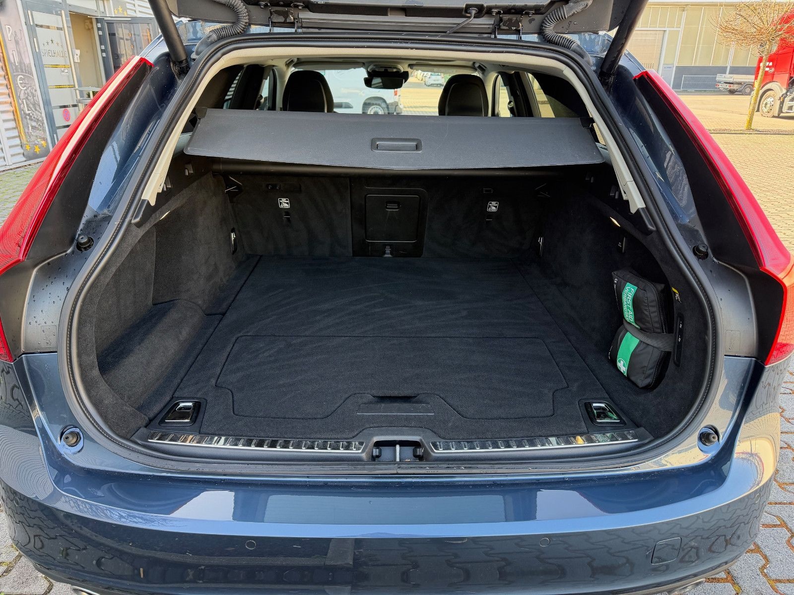 Volvo V90 T5 Momentum - 360CAM+PANO+4-ZONEN+HUD foto 15