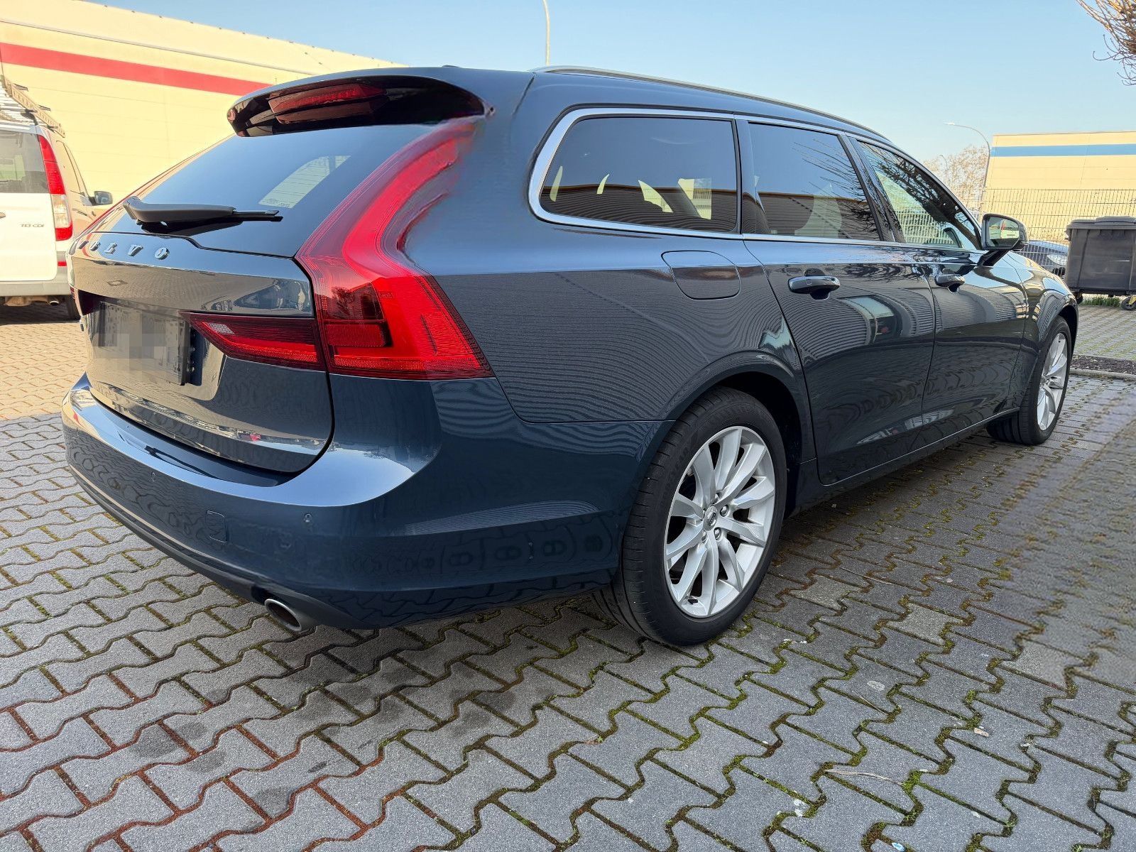 Volvo V90 T5 Momentum - 360CAM+PANO+4-ZONEN+HUD foto 4