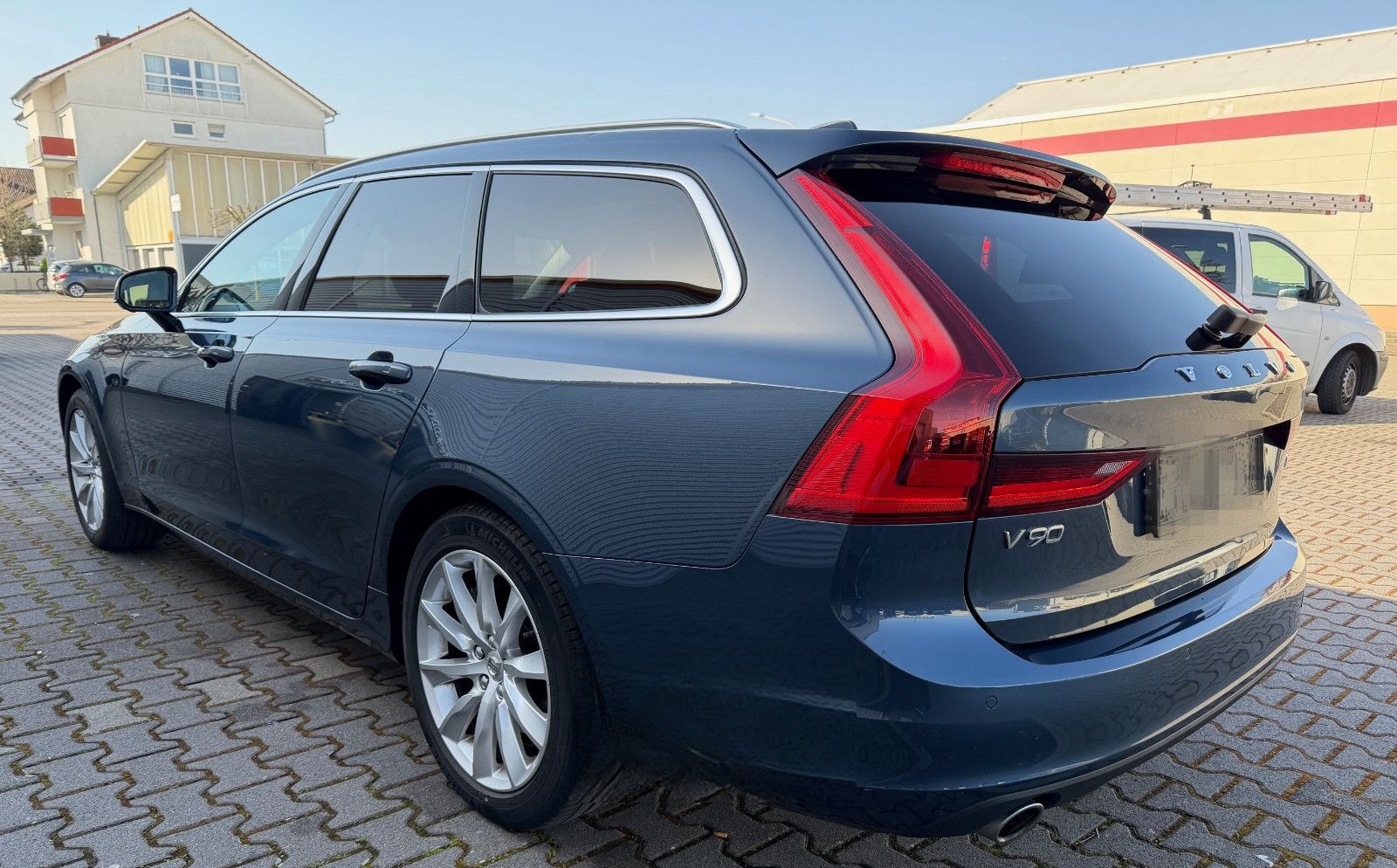 Volvo V90 T5 Momentum - 360CAM+PANO+4-ZONEN+HUD foto 5
