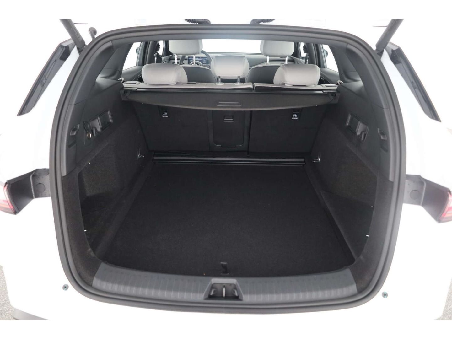 BYD Seal 6 DM-i Touring Boost LP: 43.799,- /LED/SHZ/ foto 12