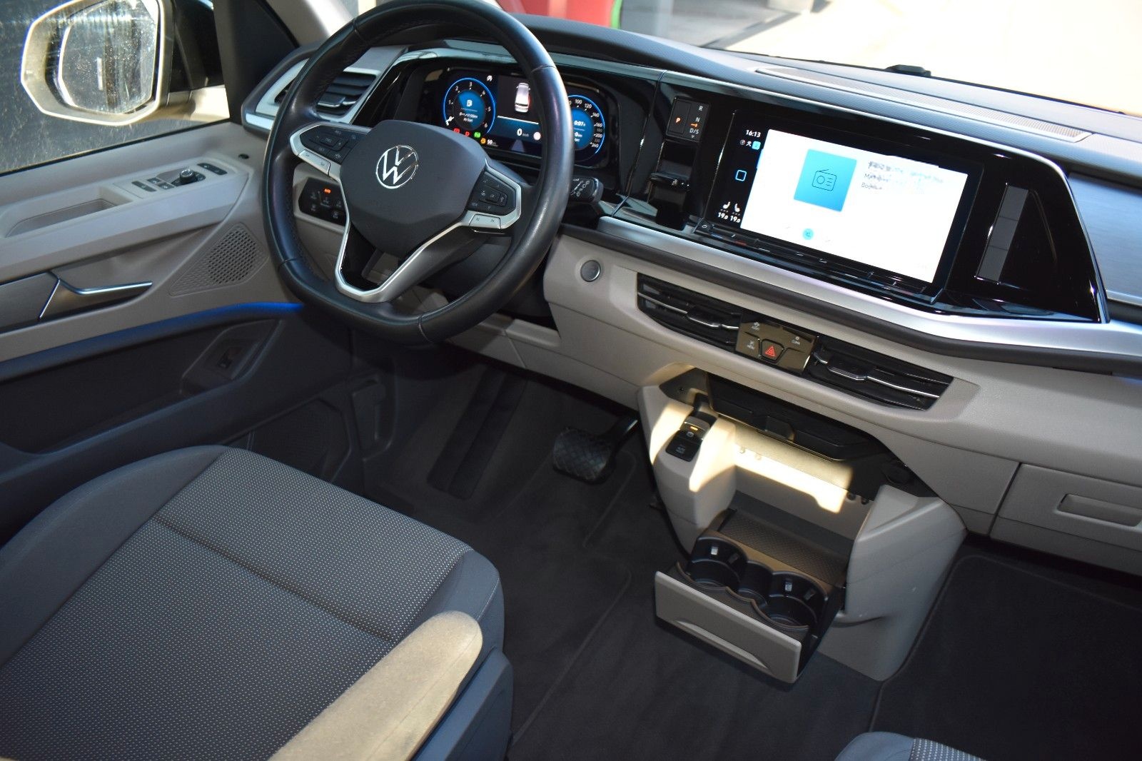 Volkswagen T7 Multivan-BULLI 2.0 TDI DSG IQ.Light|HK|AHK|20 foto 10