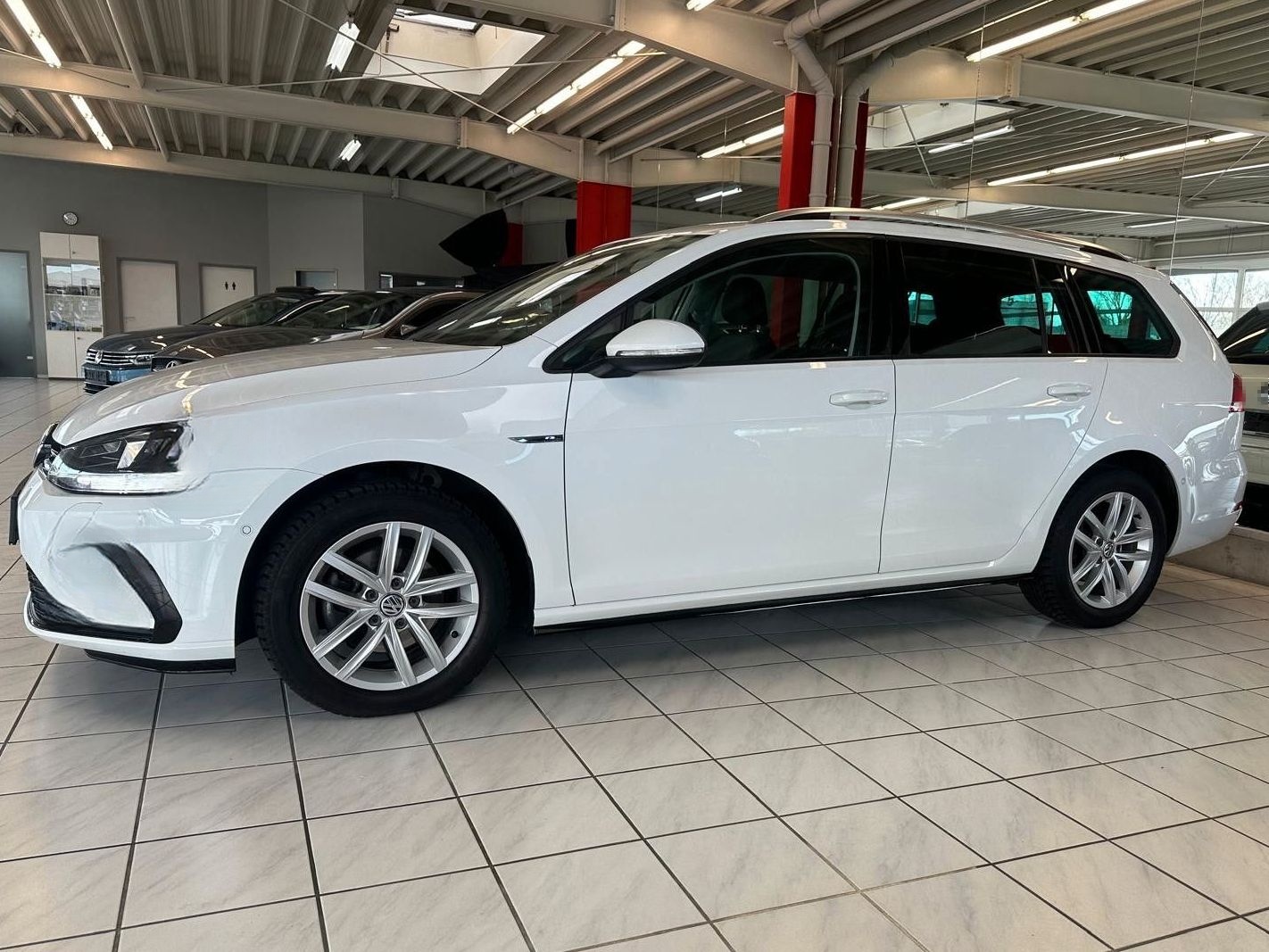 Volkswagen VII Variant Comfortline BMT DSG Kamera *R-Line* foto 3