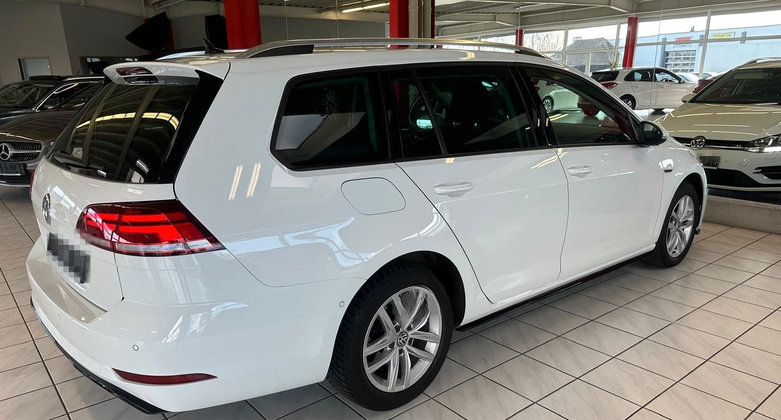 Volkswagen VII Variant Comfortline BMT DSG Kamera *R-Line* foto 7