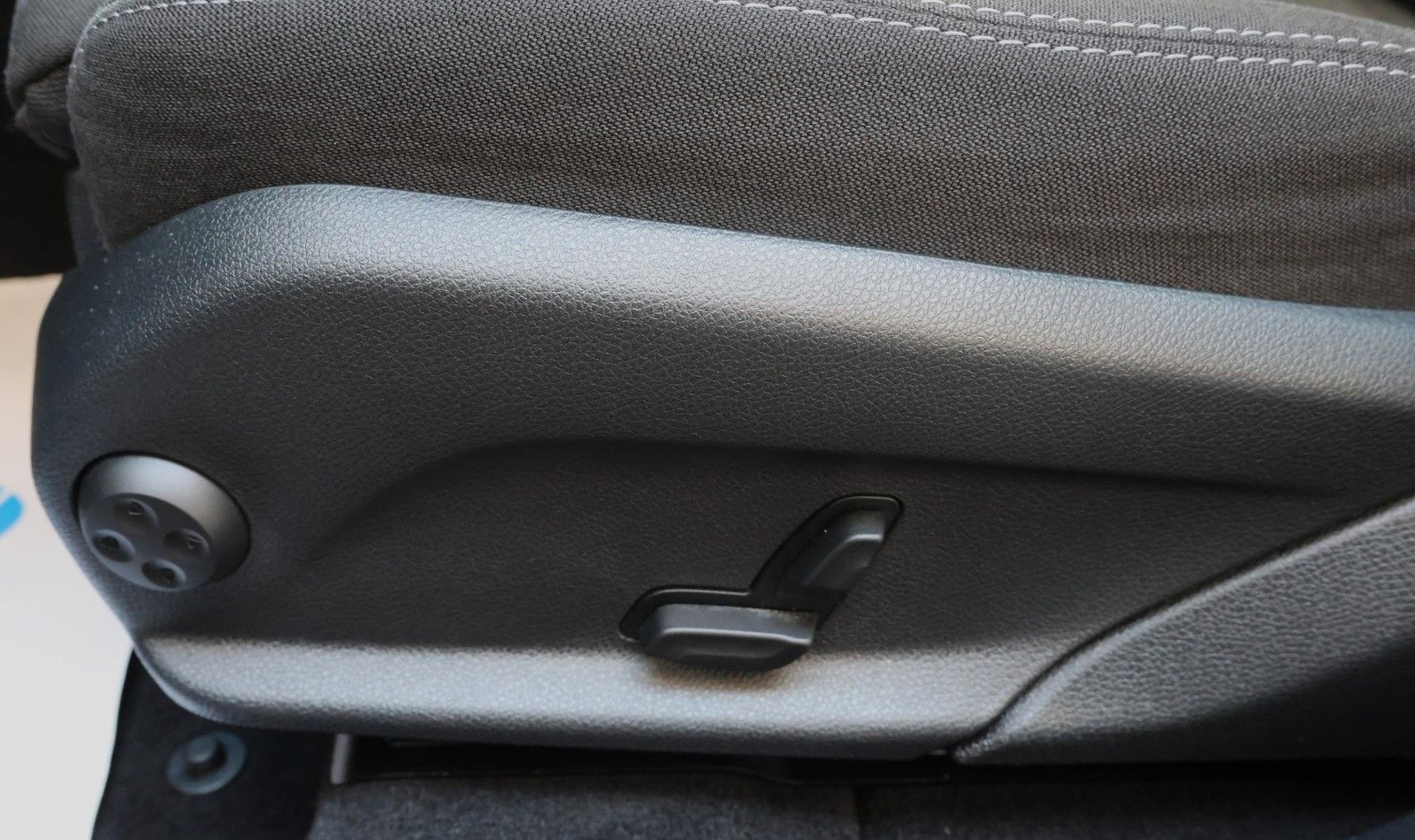 Mercedes-Benz GLC 300 d 4Matic 1Hand KAM MBUX LED TOT Verkzerk foto 23