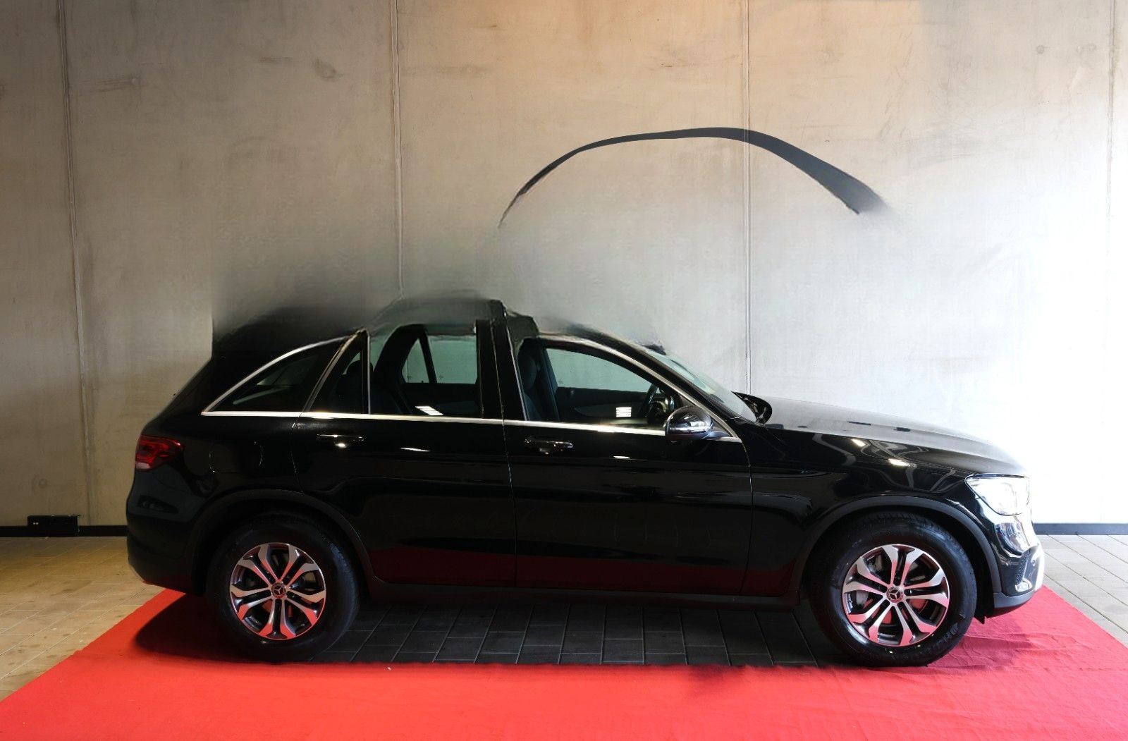 Mercedes-Benz GLC 300 d 4Matic 1Hand KAM MBUX LED TOT Verkzerk foto 7