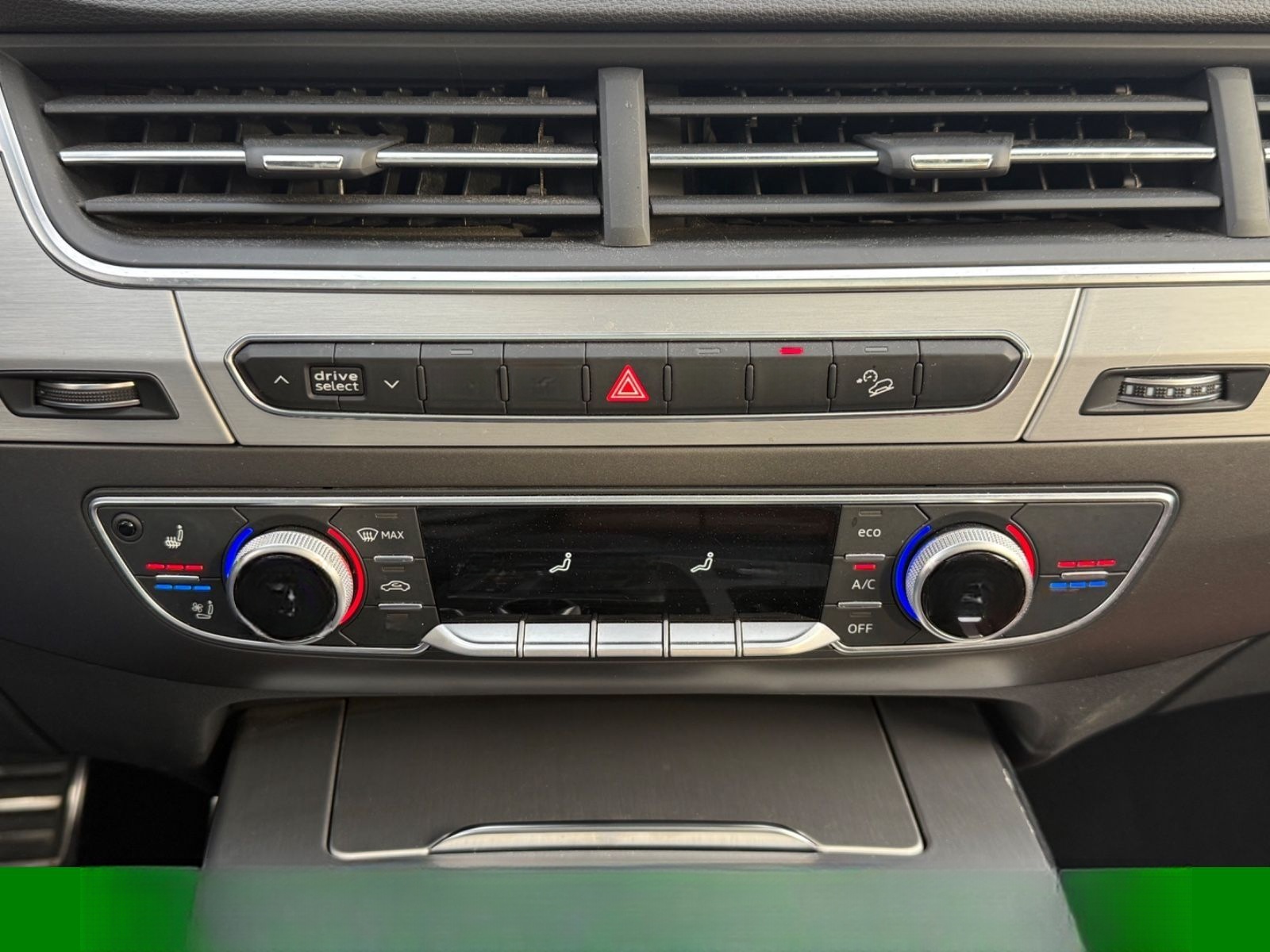 Audi SQ7 Matrix Bose Pano Head-Up 21 360 Masage Nacht foto 22