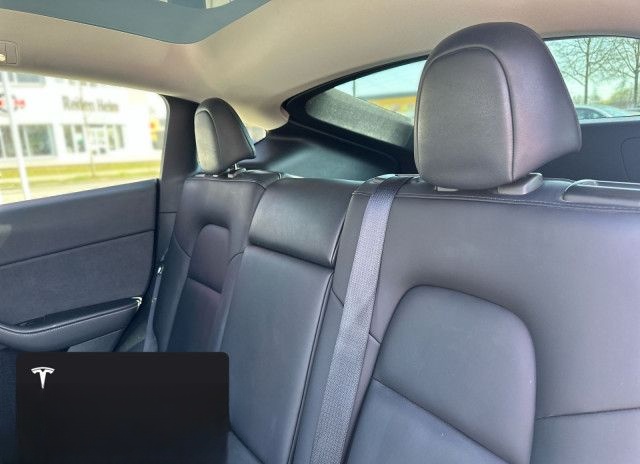 Tesla Model Y Long Range AWD foto 12