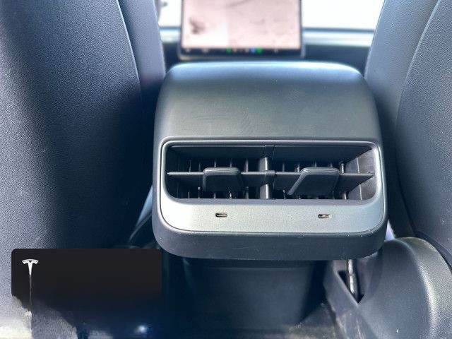 Tesla Model Y Long Range AWD foto 13