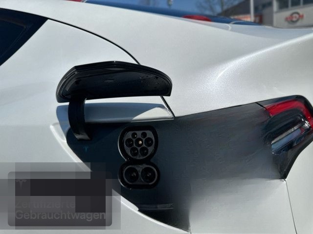 Tesla Model Y Long Range AWD foto 19