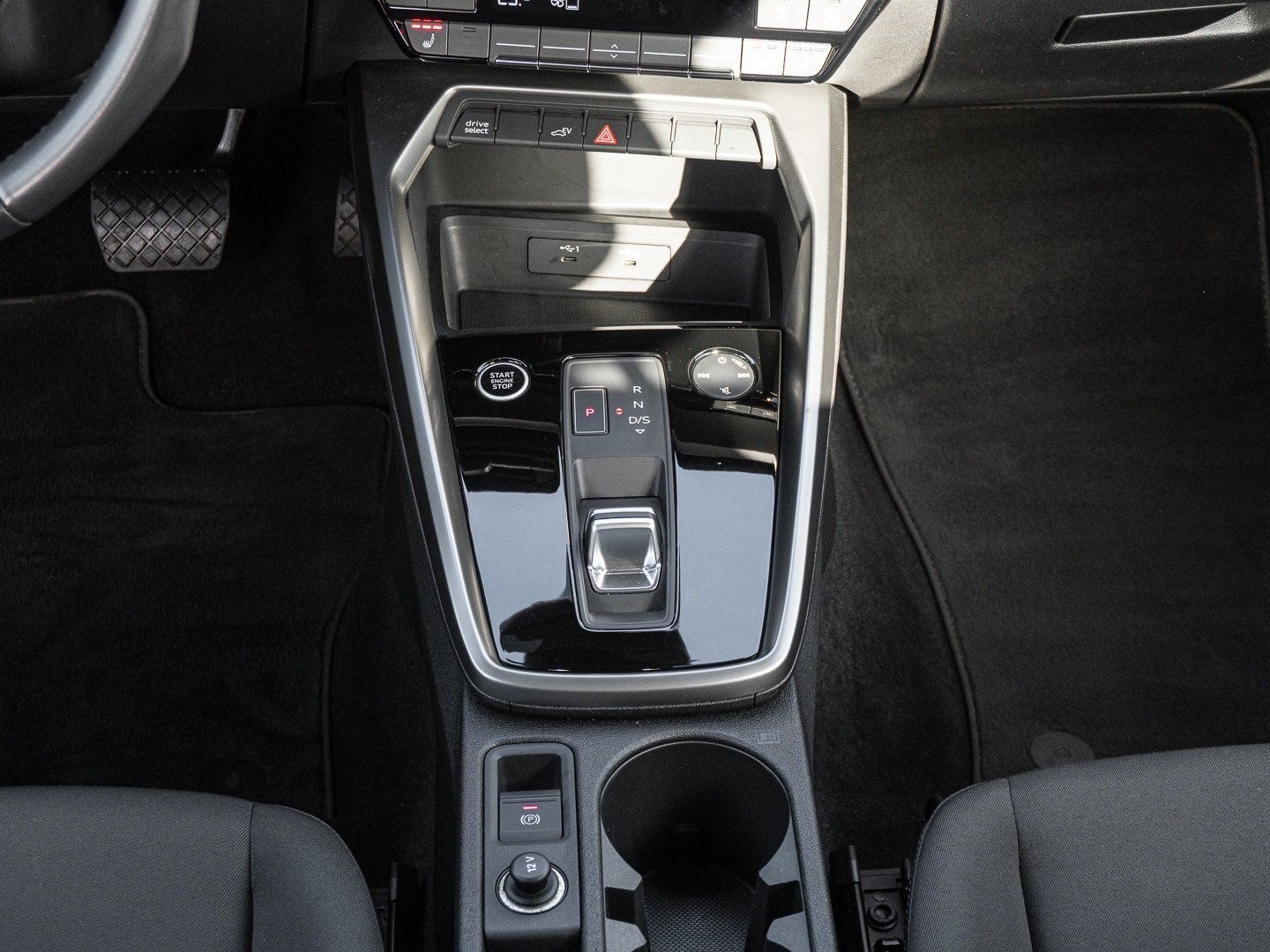 Audi A3 Sportback 40 TFSIe S tronic Virtuell LED Navi foto 13