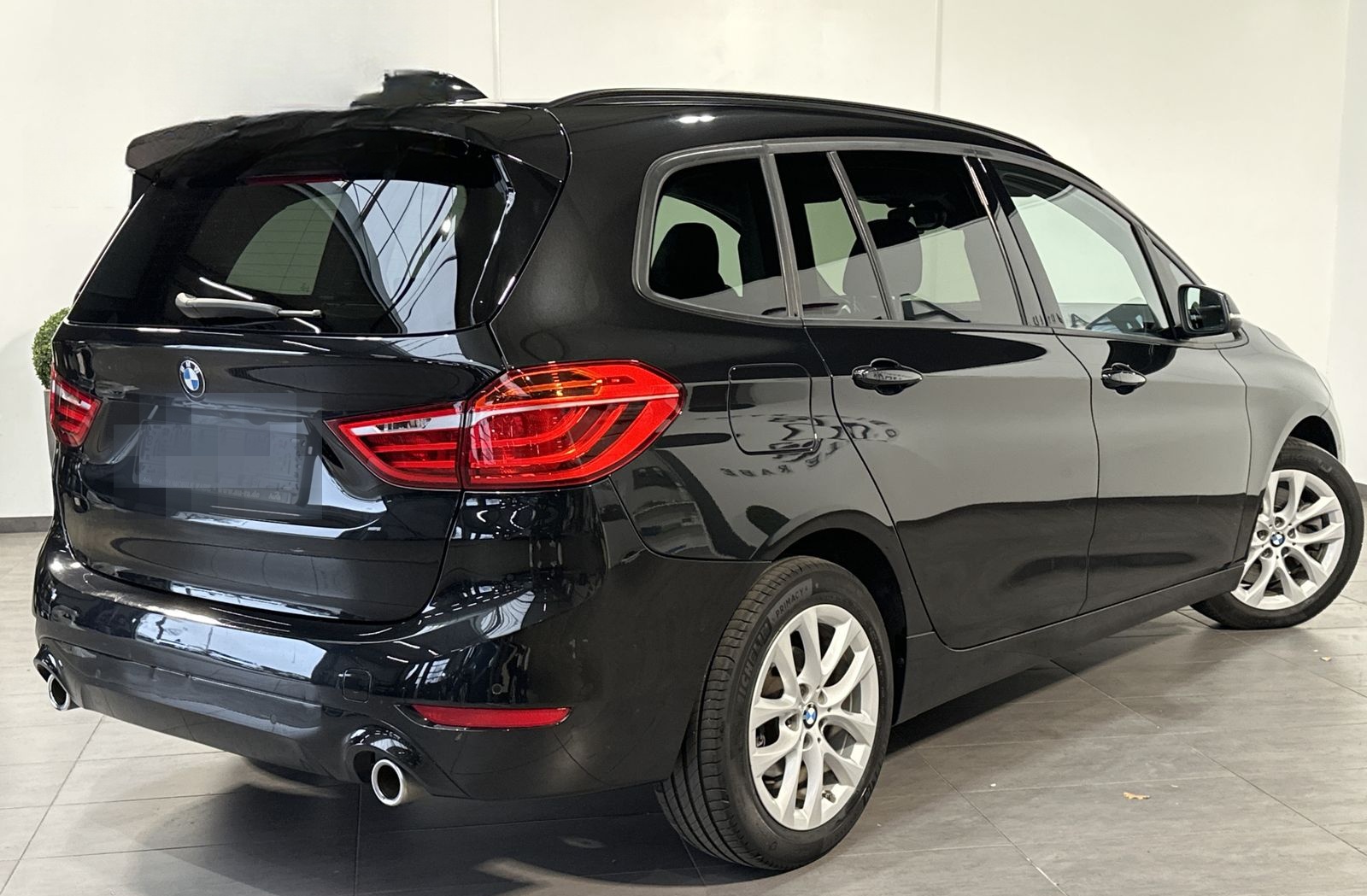 BMW 218d Gran Tourer Advantage Aut. NAV+LED+AHK+KAM foto 4