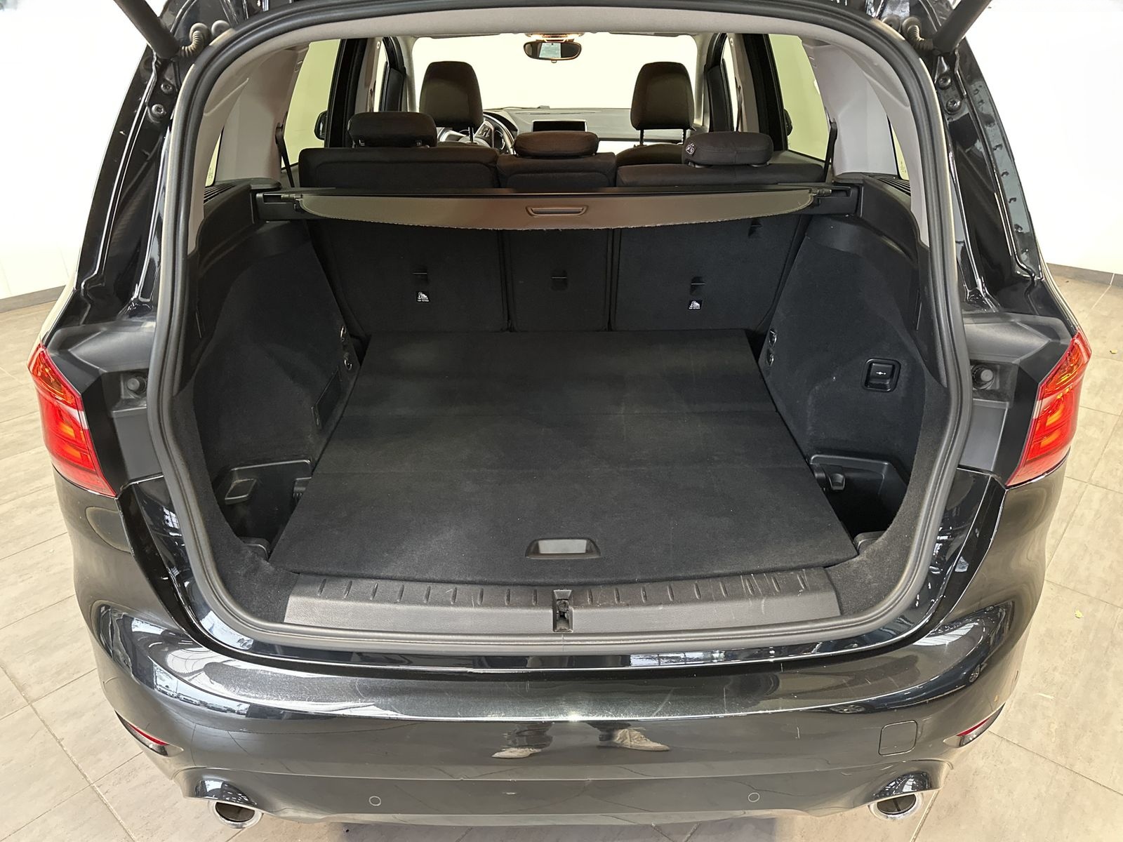 BMW 218d Gran Tourer Advantage Aut. NAV+LED+AHK+KAM foto 6