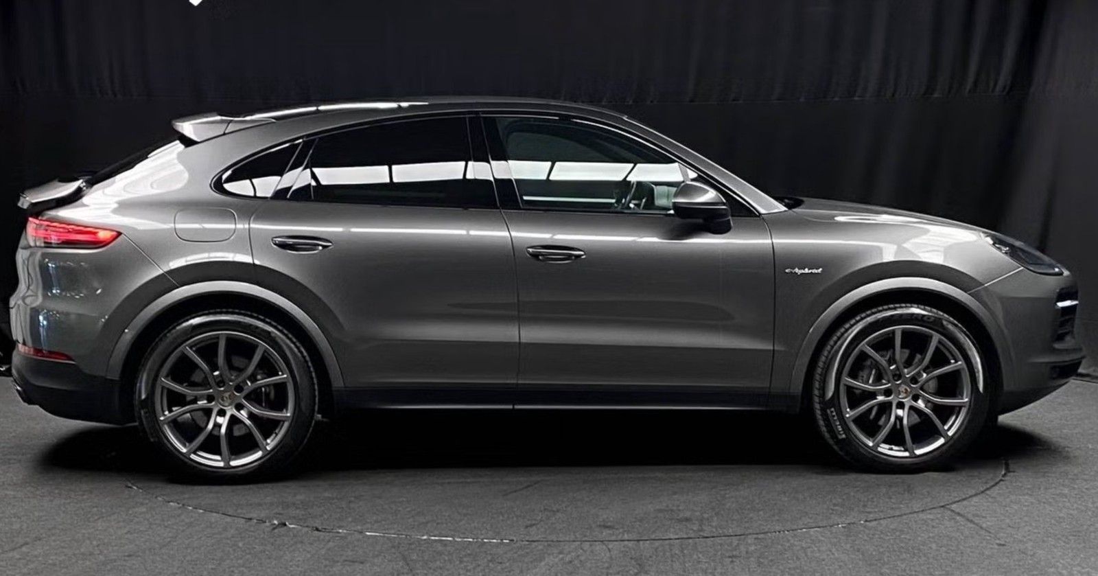Porsche Cayenne Coupe E-Hybrid foto 2