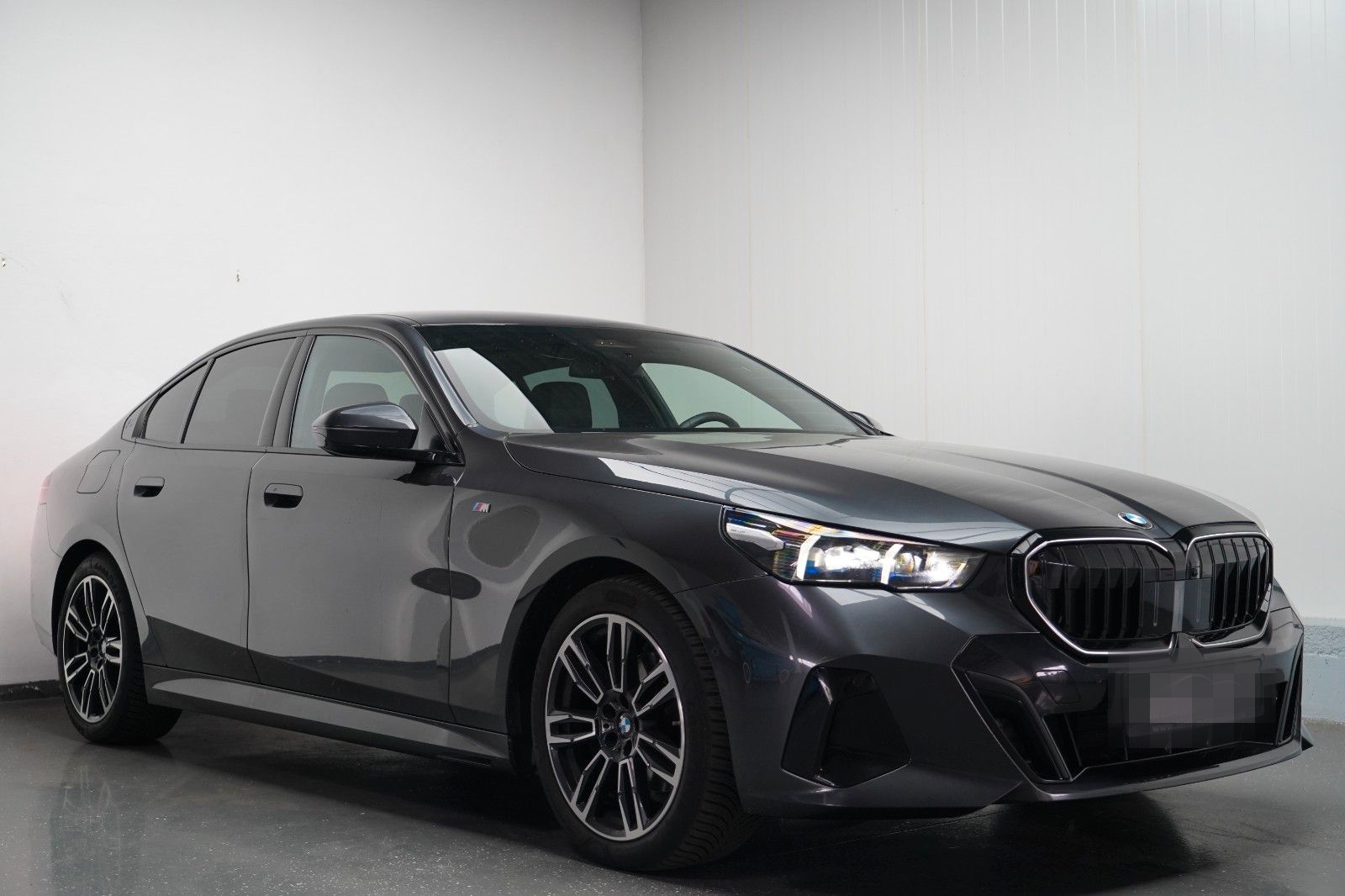 BMW 520d xDrive M Sport ICONIC H&K 360 HEADUP CARBON foto 3