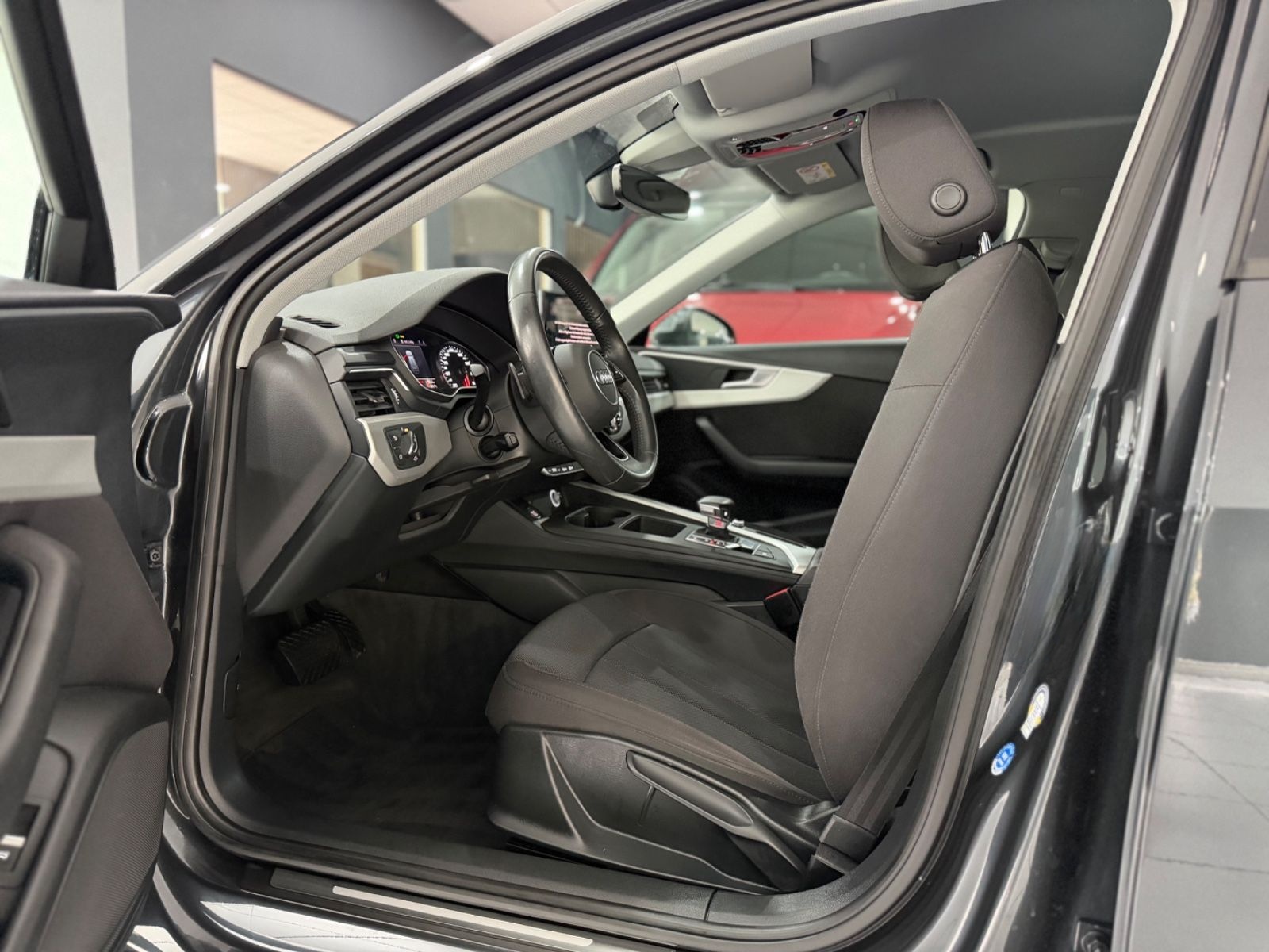 Audi A4 Avant 40 TDI*MATRIX*KEYLESS*E-HECK* foto 6