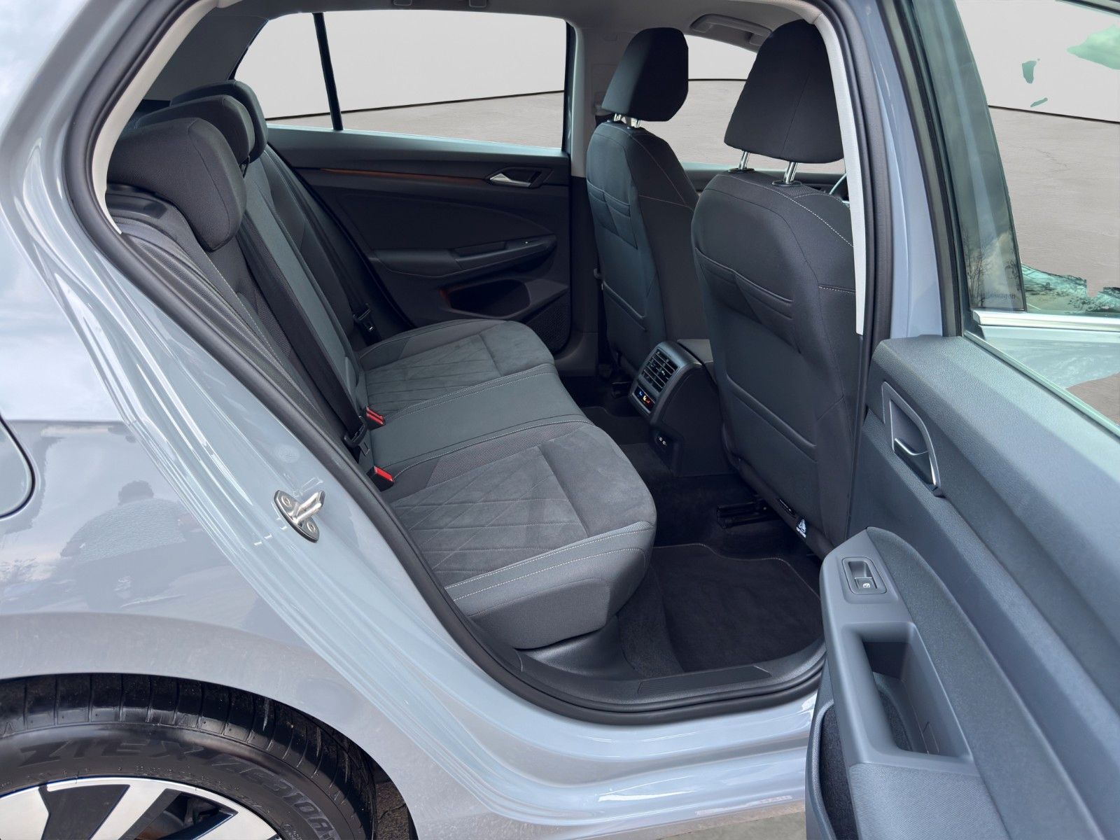 Volkswagen Golf VIII Lim. Highline eHybrid /CarPlay/SHZ/ACC foto 16