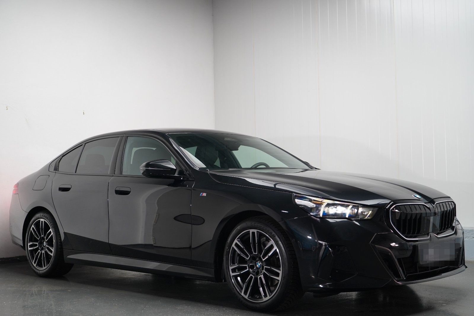 BMW 520d xDrive M Sport ICONIC 360 H&K HEADUP MEMORY foto 3