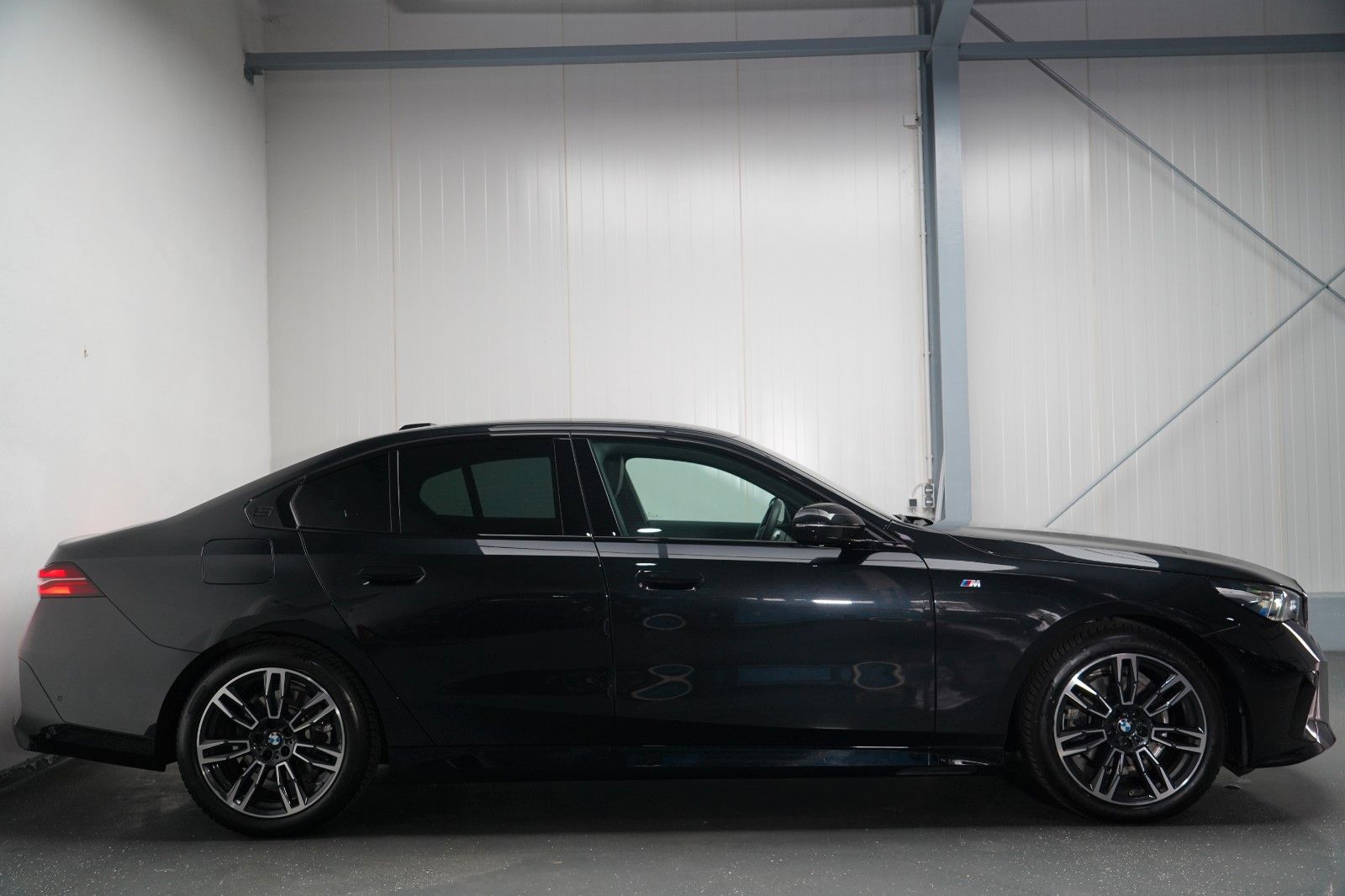 BMW 520d xDrive M Sport ICONIC 360 H&K HEADUP MEMORY foto 4