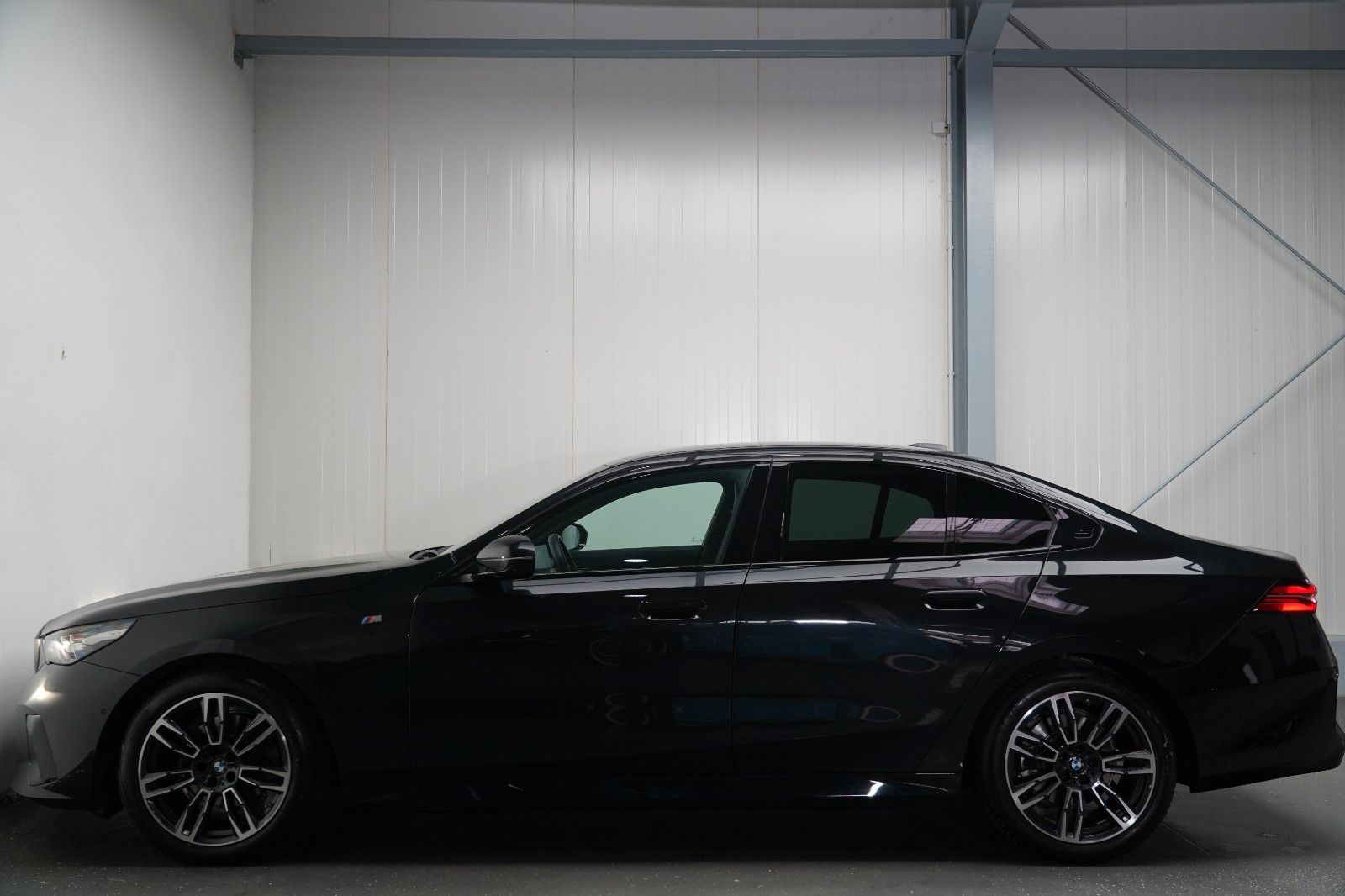 BMW 520d xDrive M Sport ICONIC 360 H&K HEADUP MEMORY foto 8