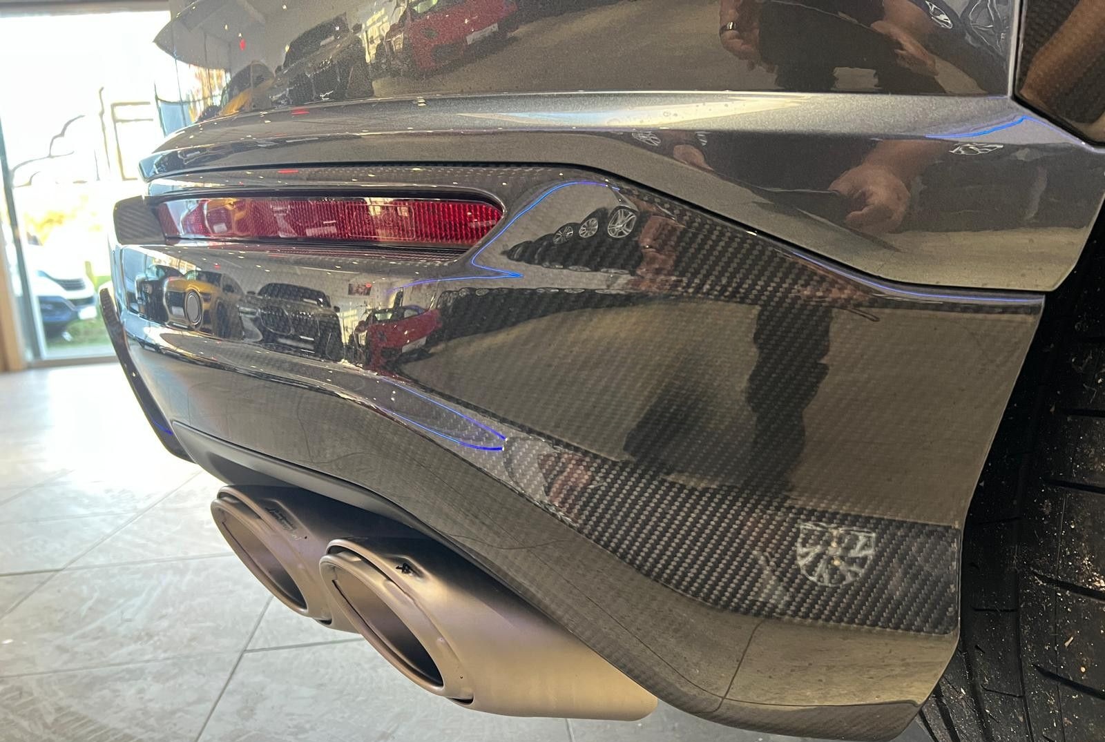 Lamborghini Urus *Großes Carbon Paket*Akrapovic* foto 16