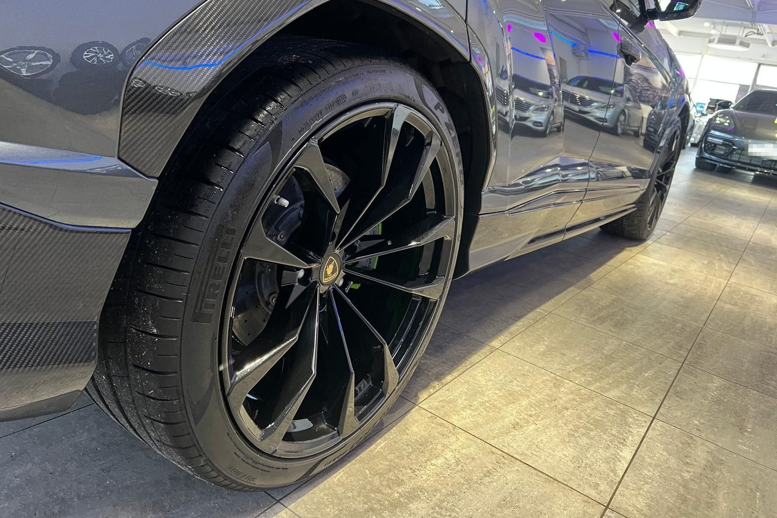 Lamborghini Urus *Großes Carbon Paket*Akrapovic* foto 17